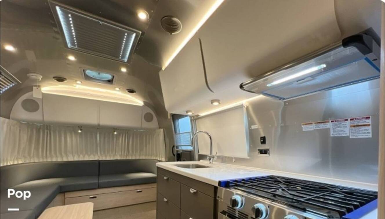 A photo of this 2025 Airstream Globetrotter 30RB