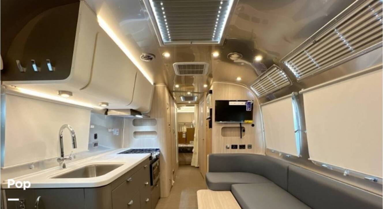 A photo of this 2025 Airstream Globetrotter 30RB