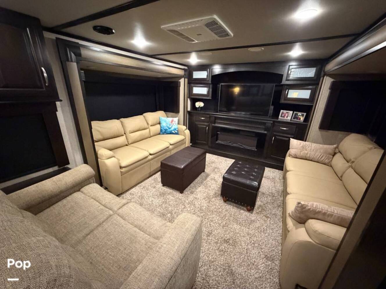 A photo of this 2017 Grand Design Momentum 376TH
