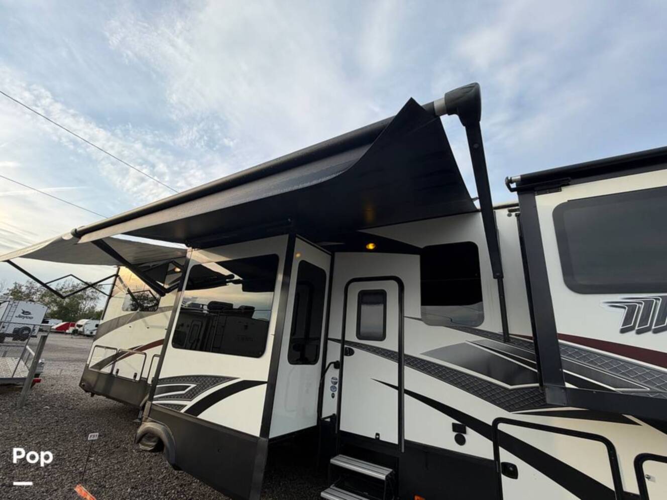 A photo of this 2017 Grand Design Momentum 376TH