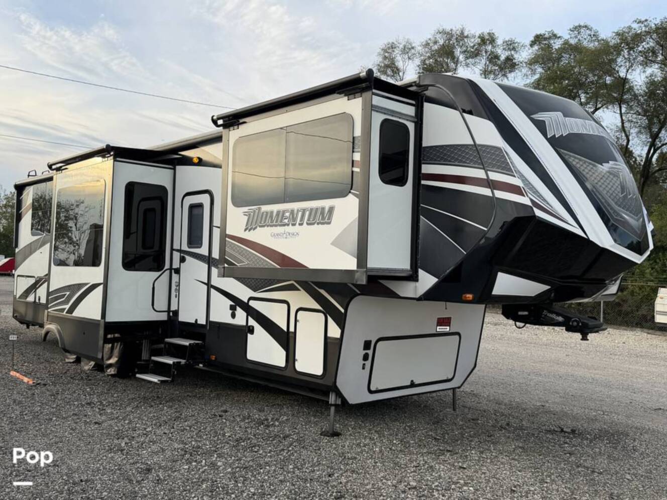 A photo of this 2017 Grand Design Momentum 376TH