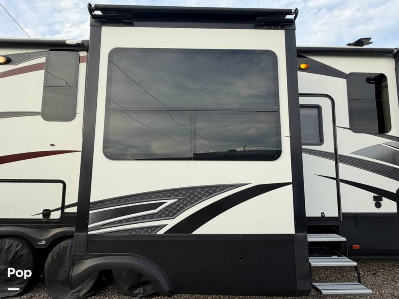 A photo of this 2017 Grand Design Momentum 376TH