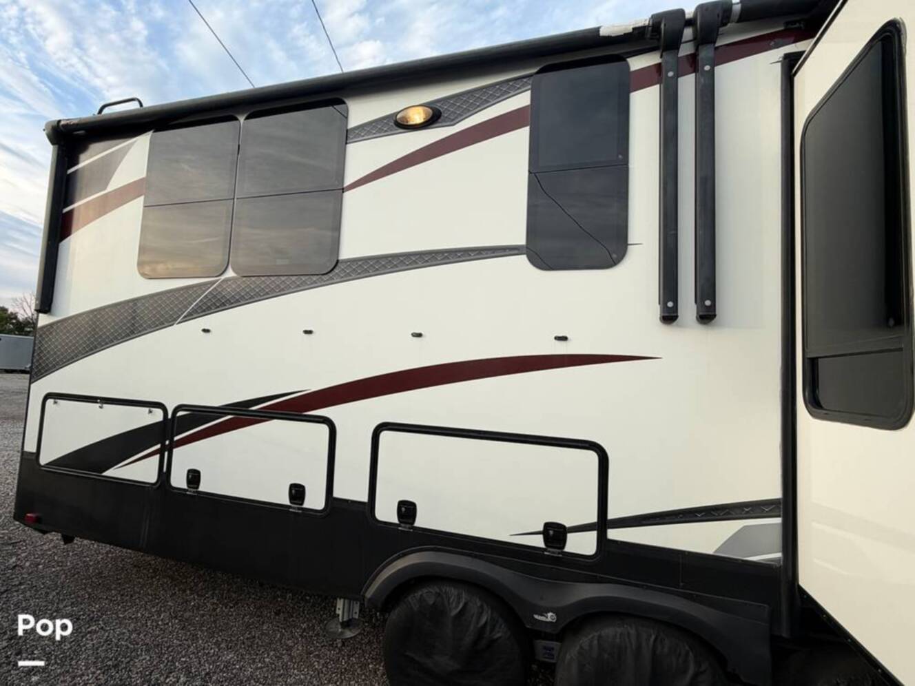 A photo of this 2017 Grand Design Momentum 376TH