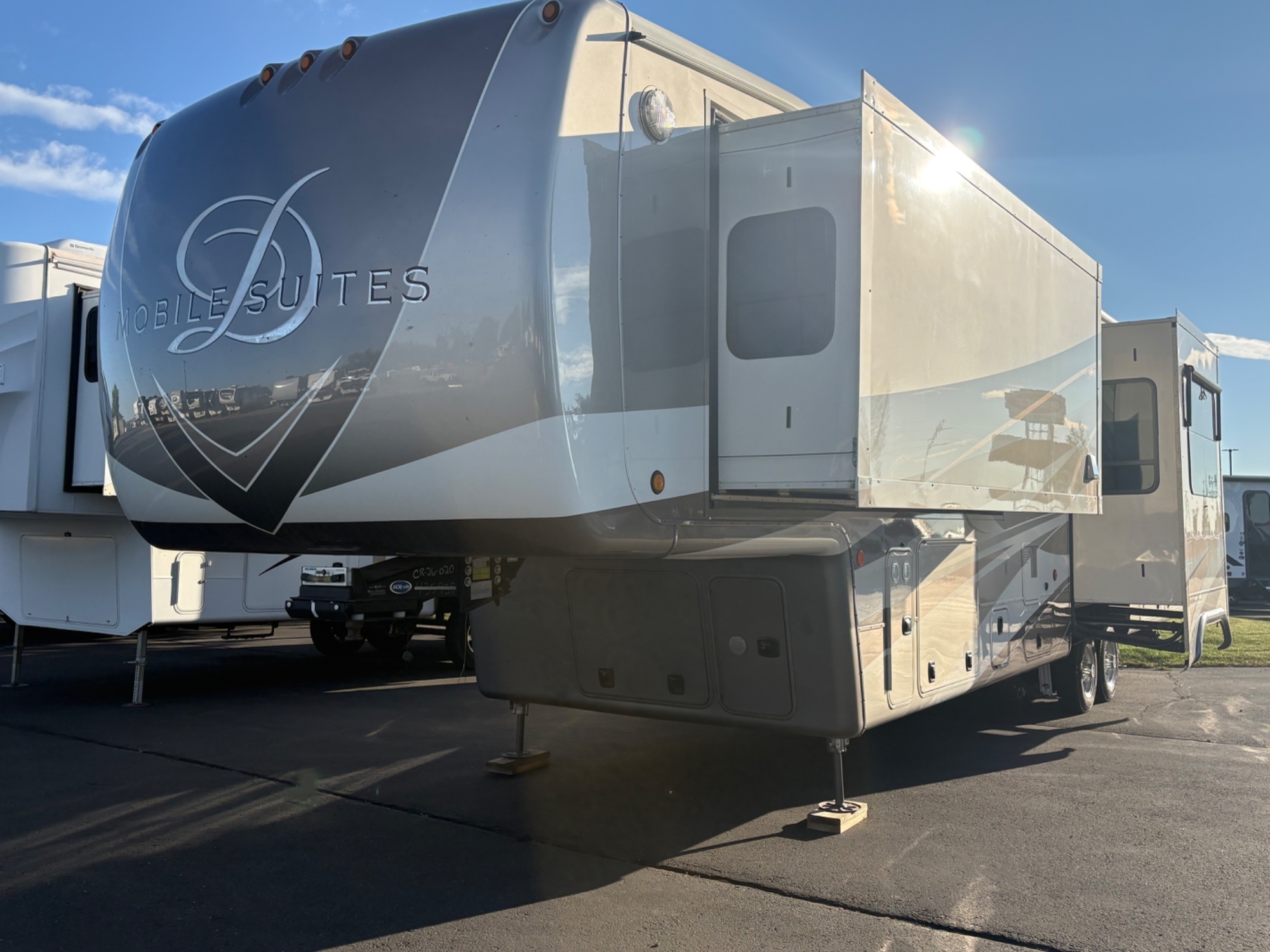 2020 DRV Mobile Suites 41RKSB4 in billings MT
