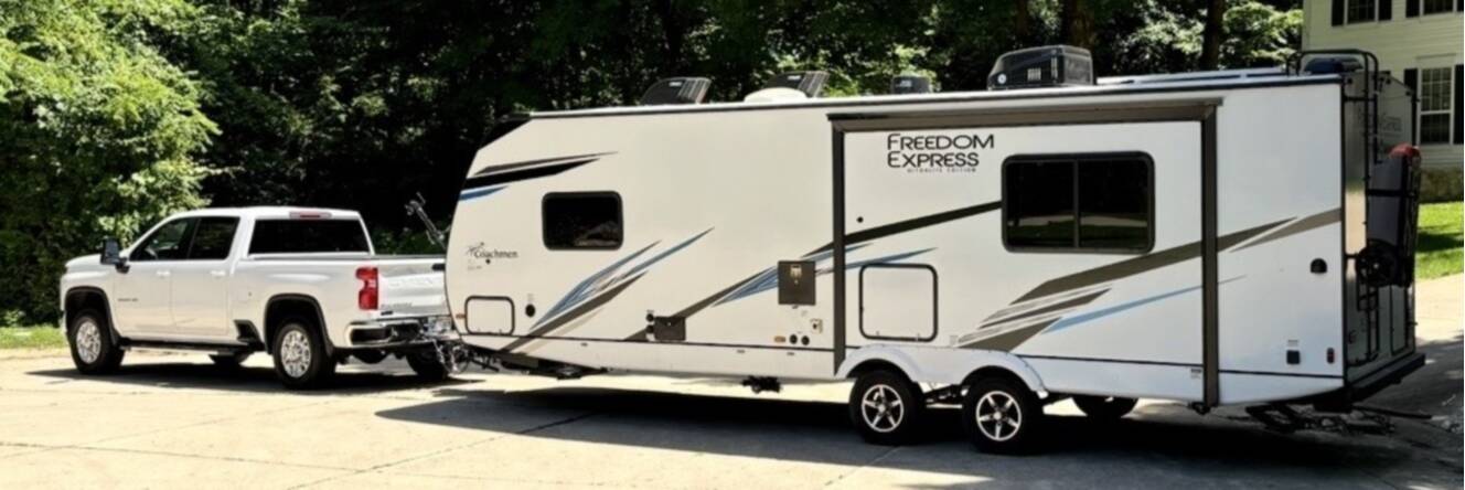 A photo of this 2023 Coachmen FREEDOM EXPRESS ULTRA LITE 274RKS