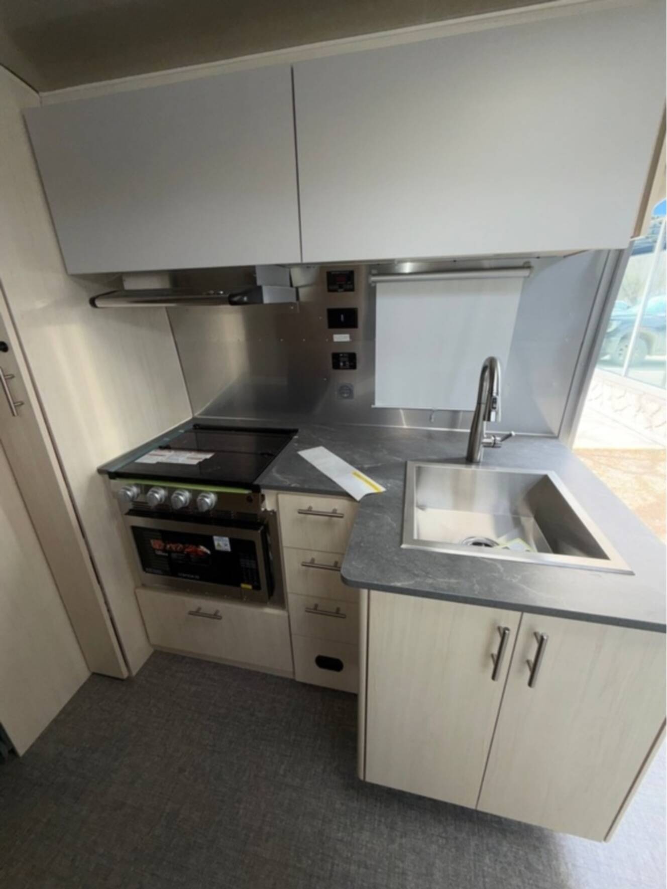 A photo of this 2026 Airstream Flying Cloud 25FBQ