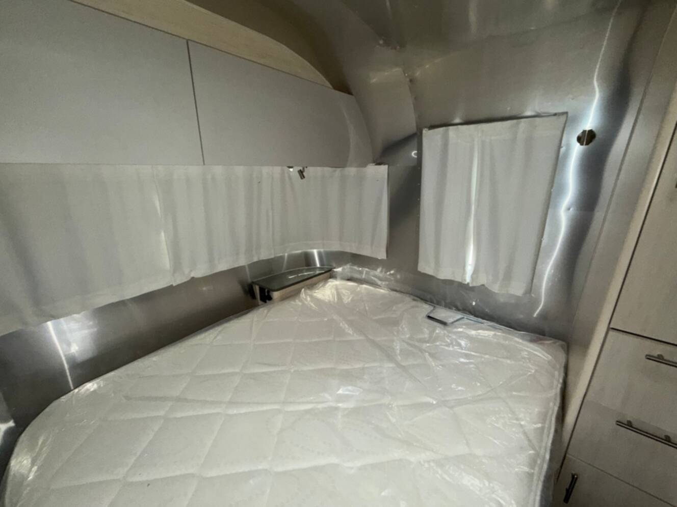 A photo of this 2026 Airstream Flying Cloud 25FBQ