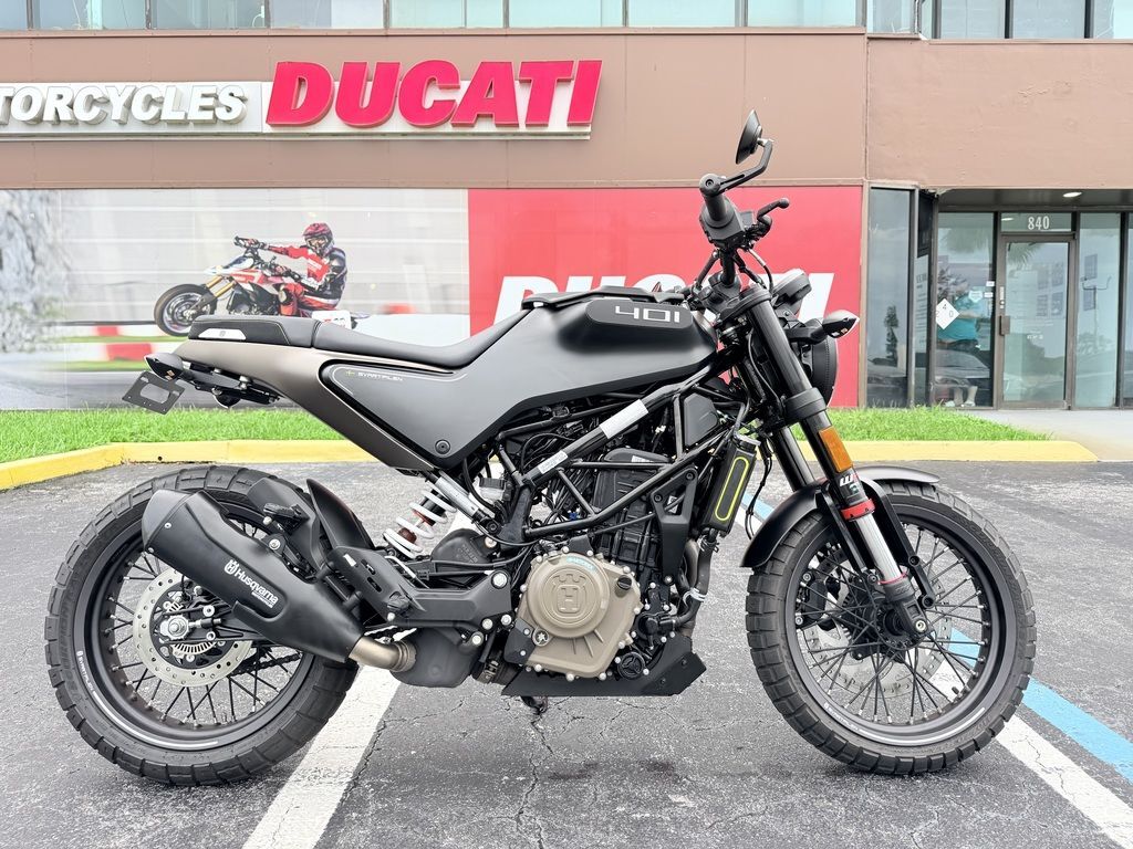 2023 Husqvarna® Svartpilen 401 401 in Pompano Beach, FL