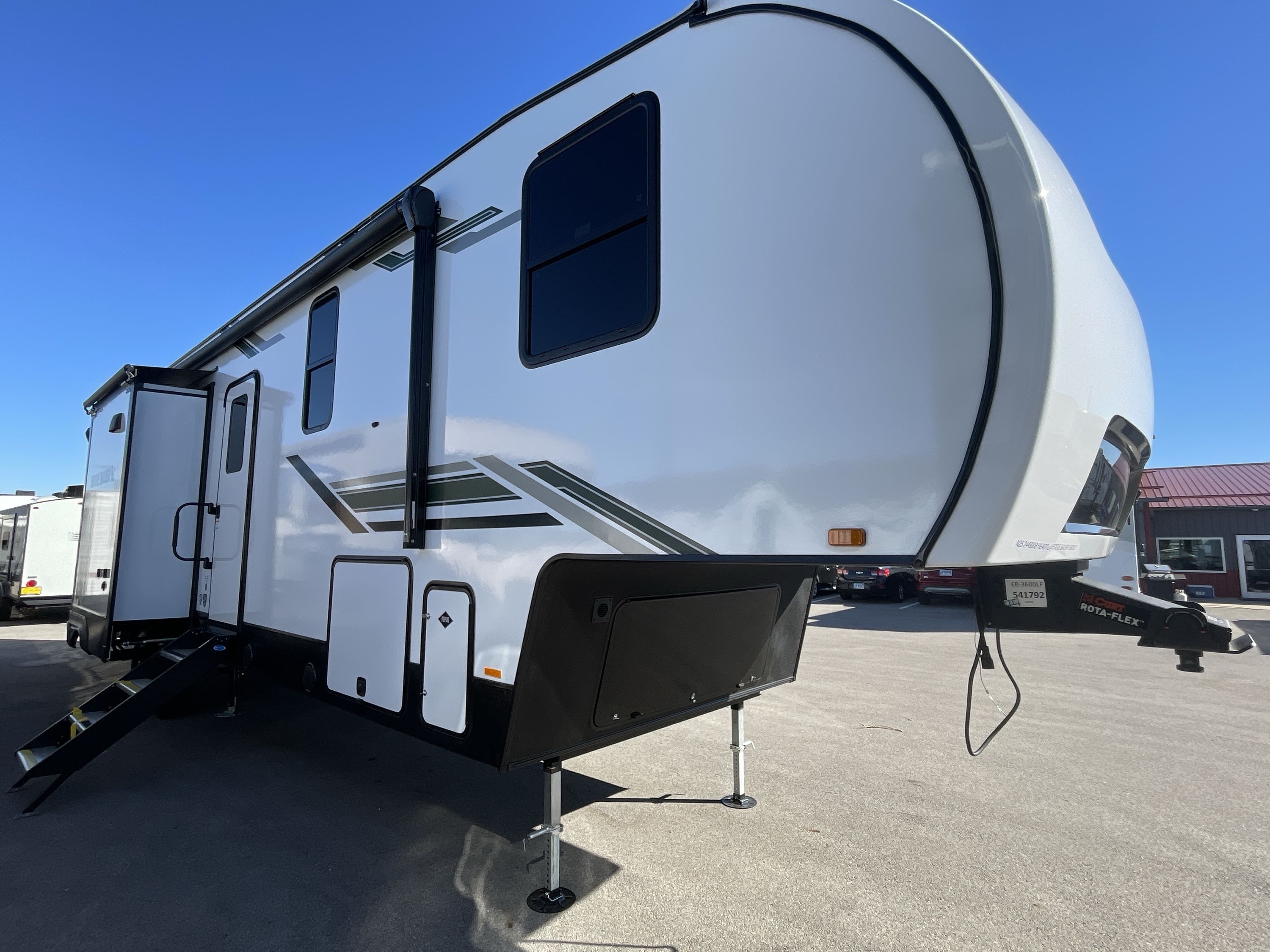 2025 Heartland EDDIE BAUER SIGNATURE 3600LF in braidwood IL
