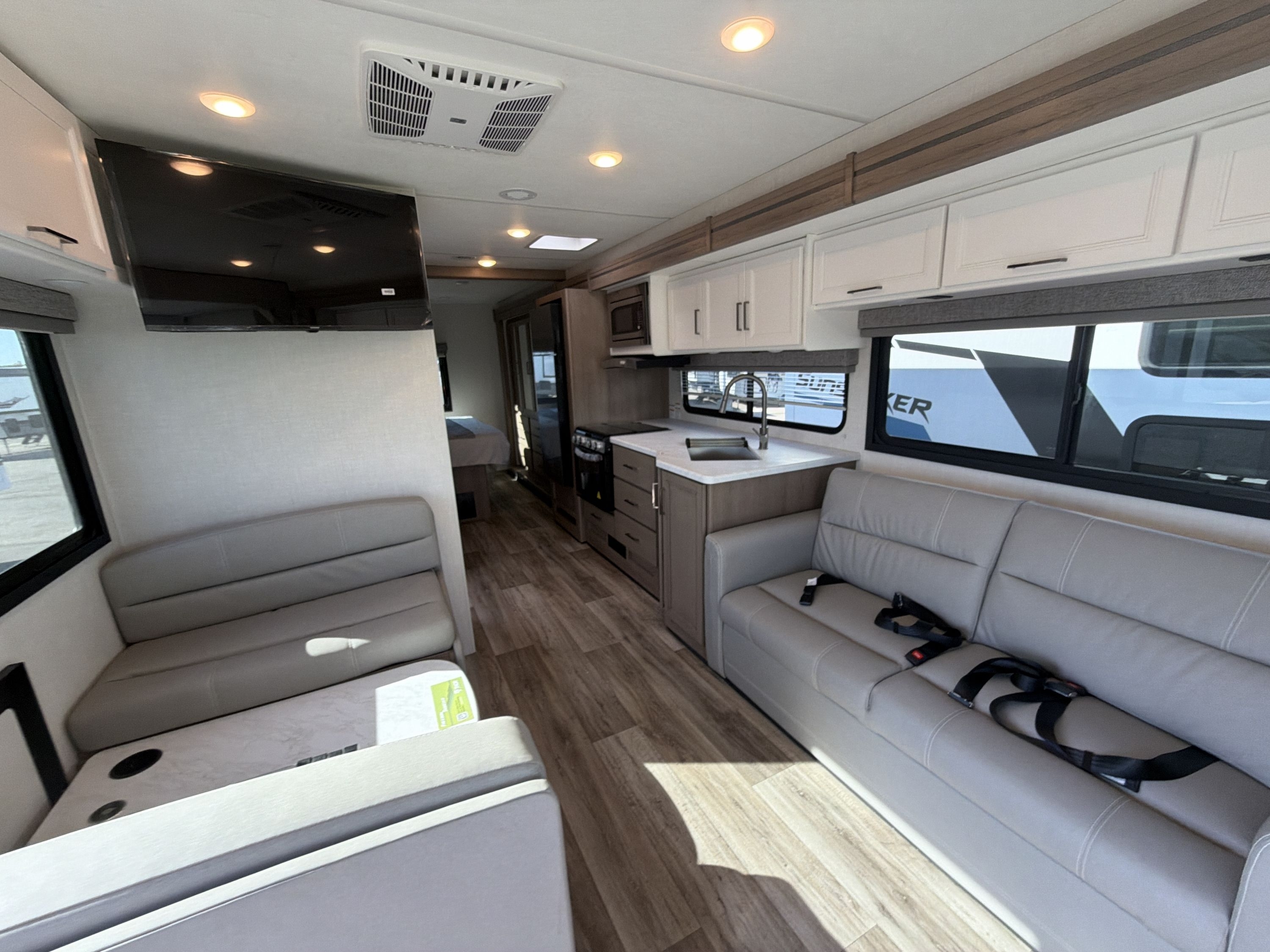2027 Thor FREEDOM TRAVELER A29 in chelsea MI