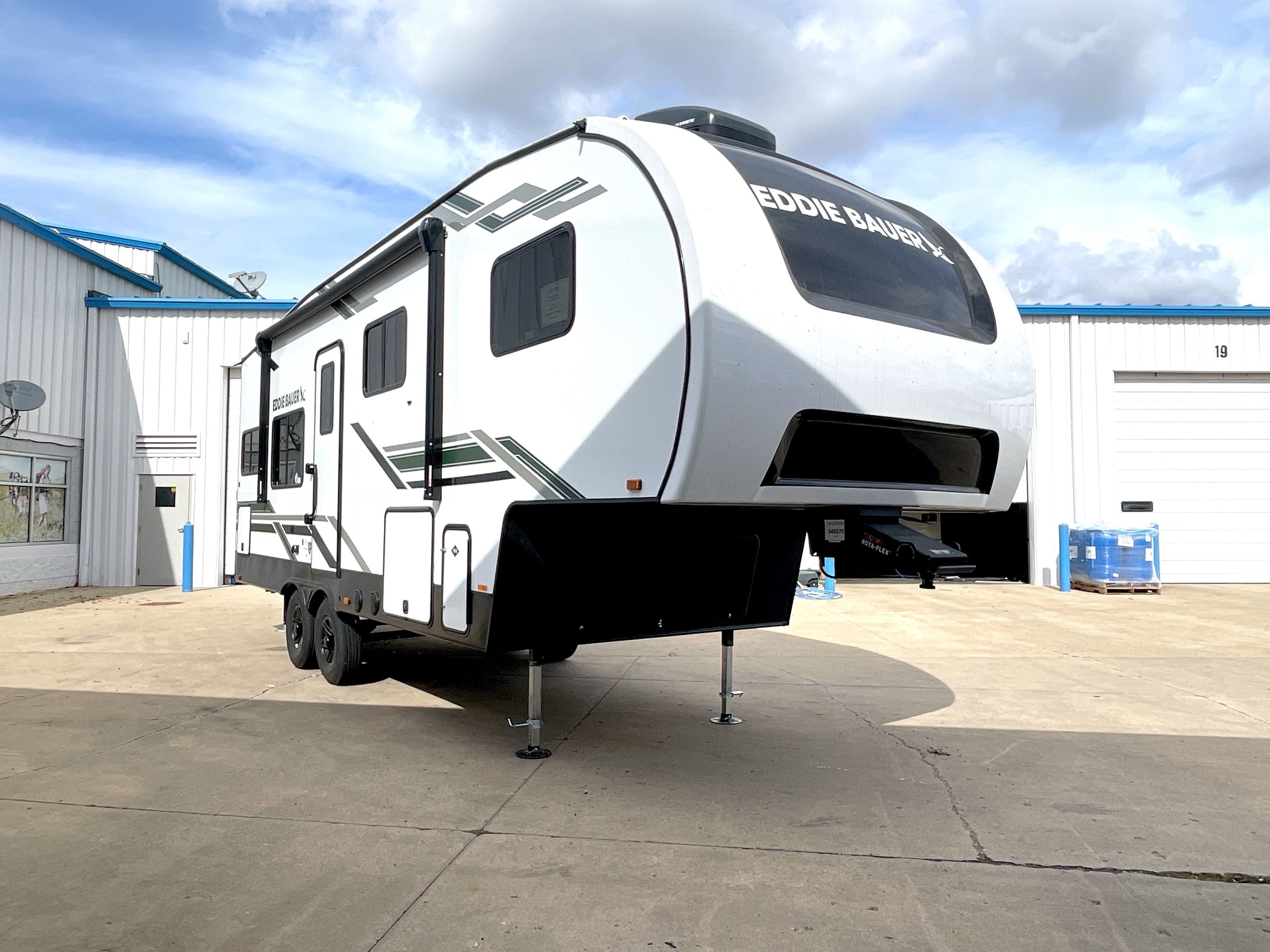 2025 Heartland EDDIE BAUER SIGNATURE 2500RK in wauconda IL