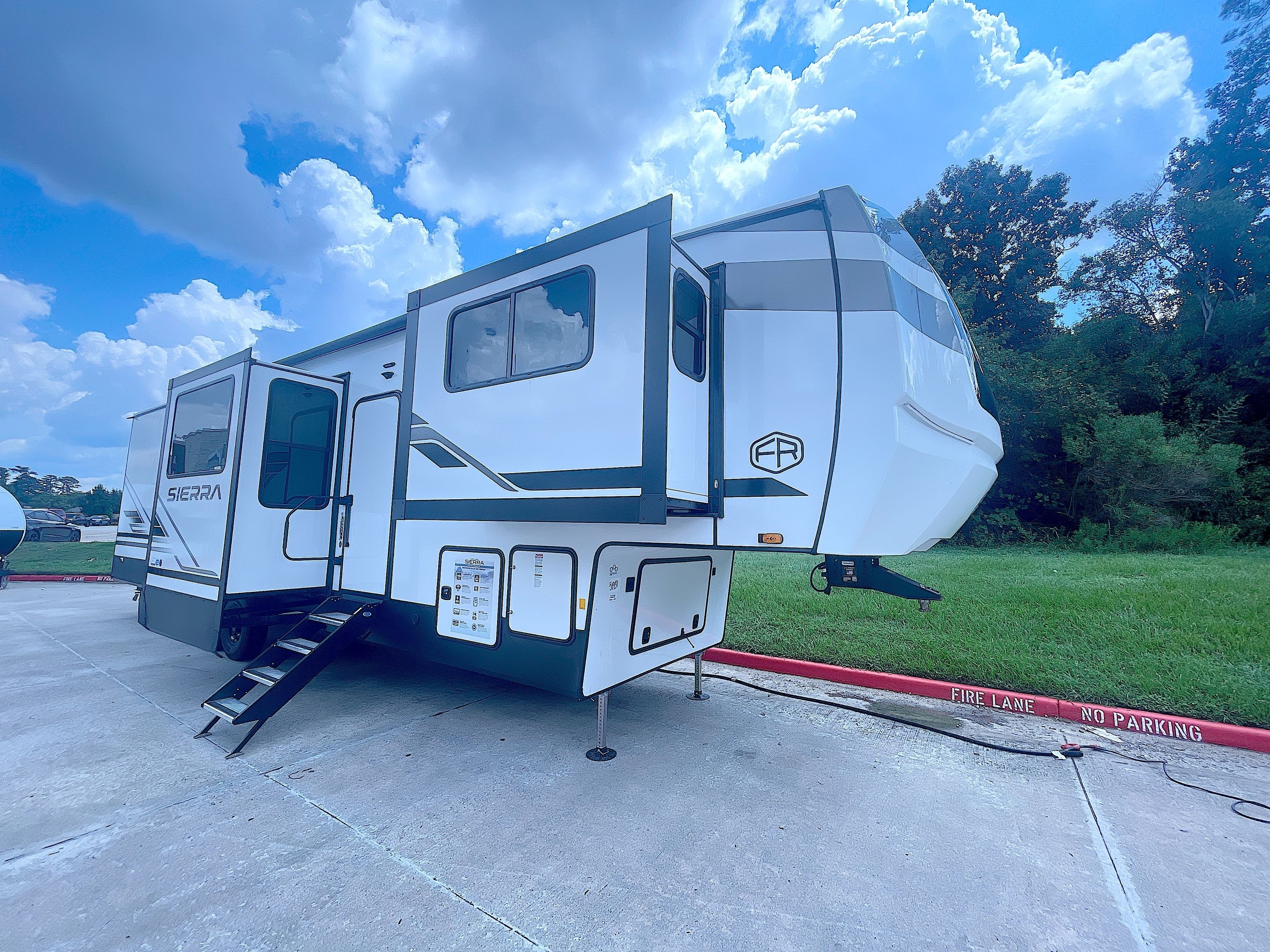2026 Forest River SIERRA 3990FL in spring TX