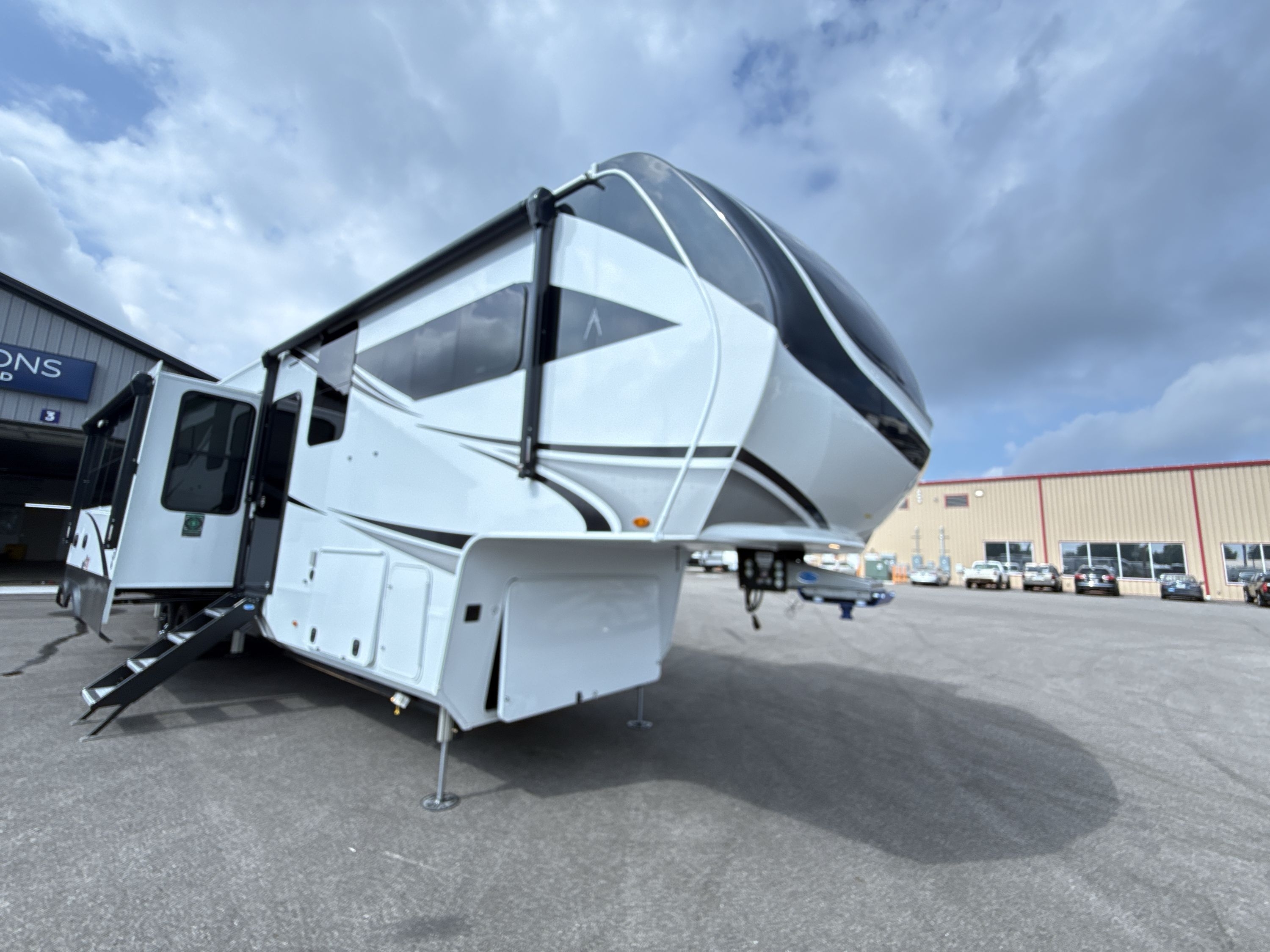 2026 Grand Design SOLITUDE 391DL in elkhart IN