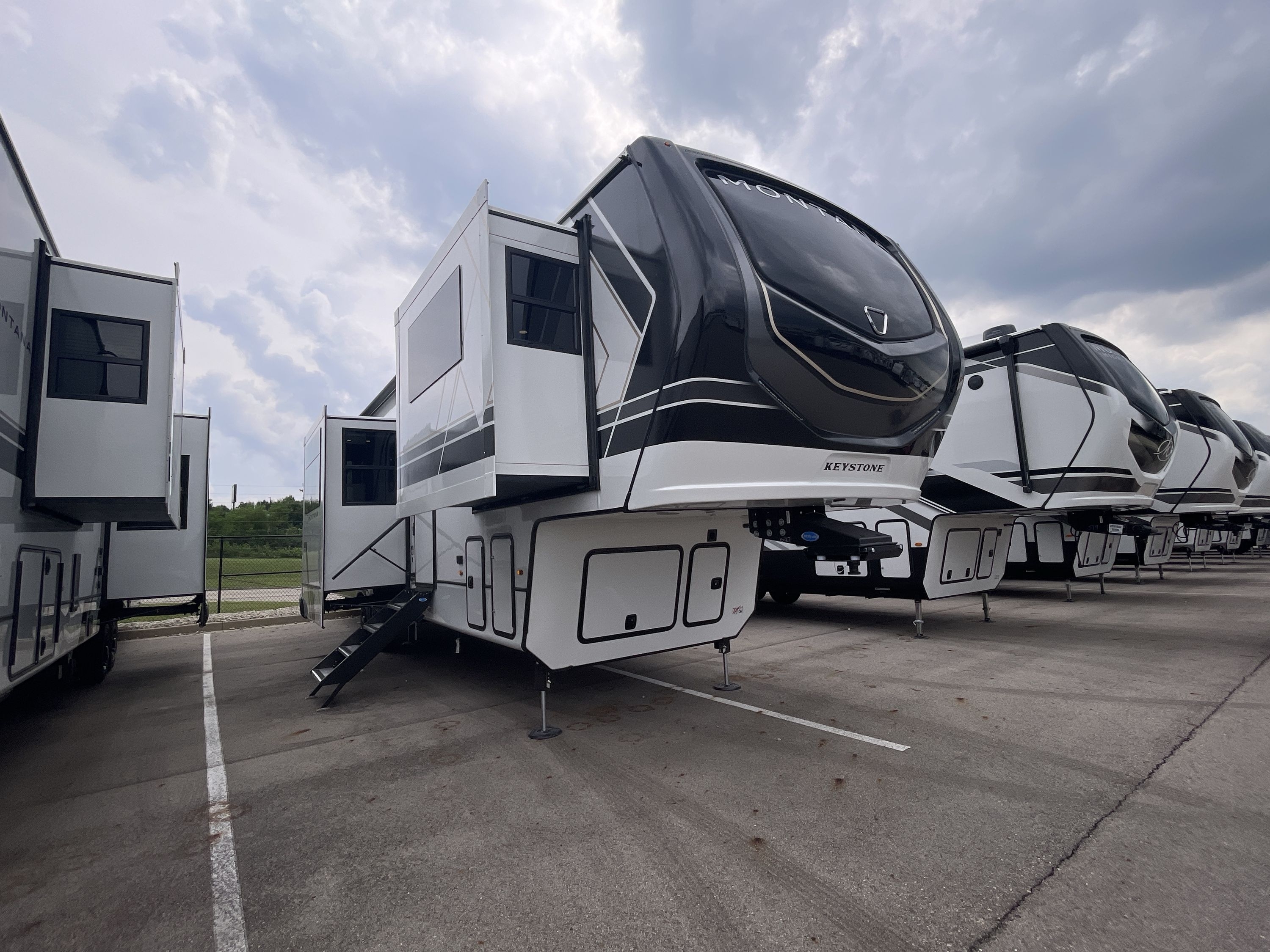 2026 Keystone MONTANA 3761FL in huber heights OH