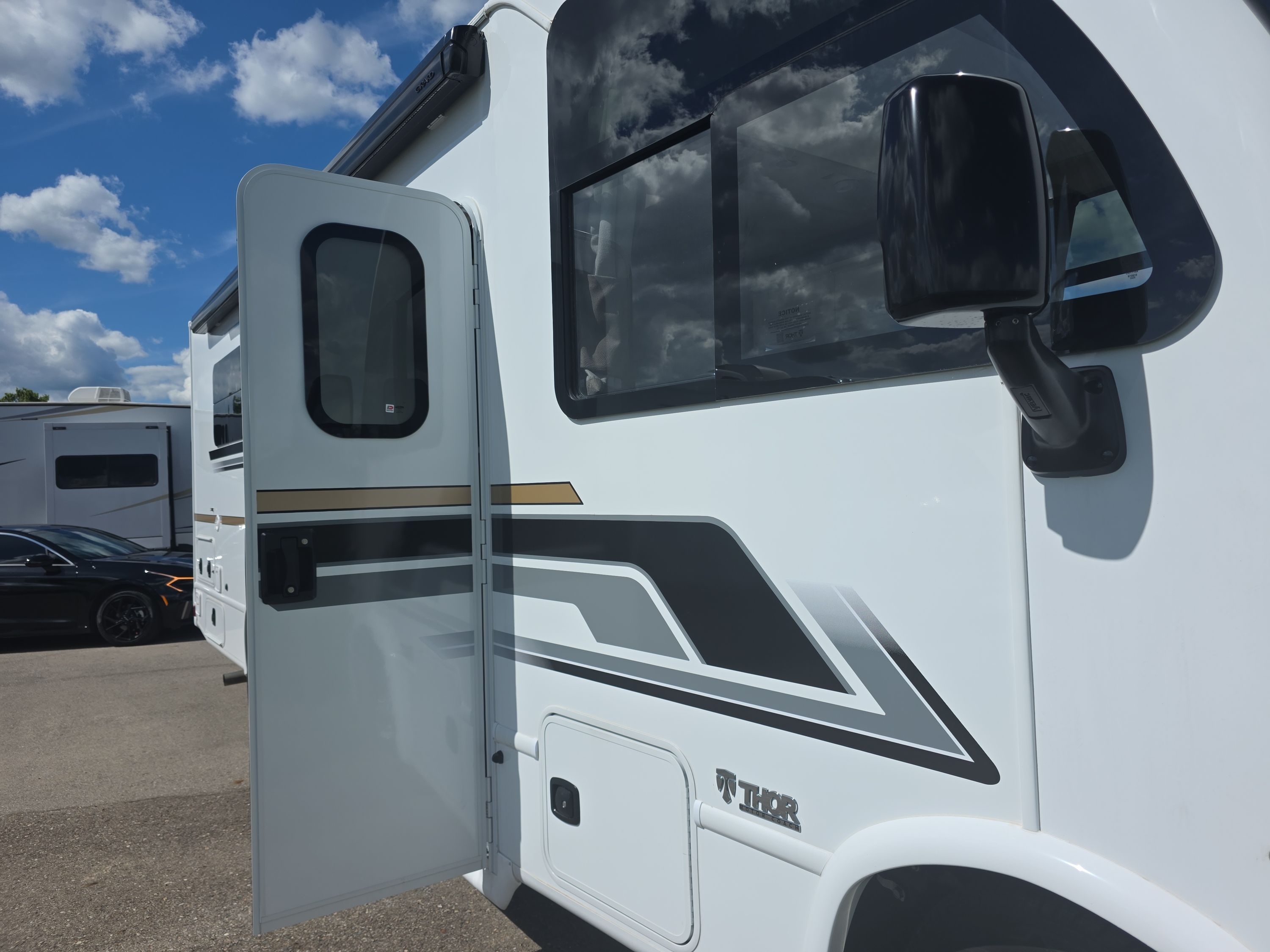 2027 Thor FREEDOM TRAVELER A26 in chelsea MI