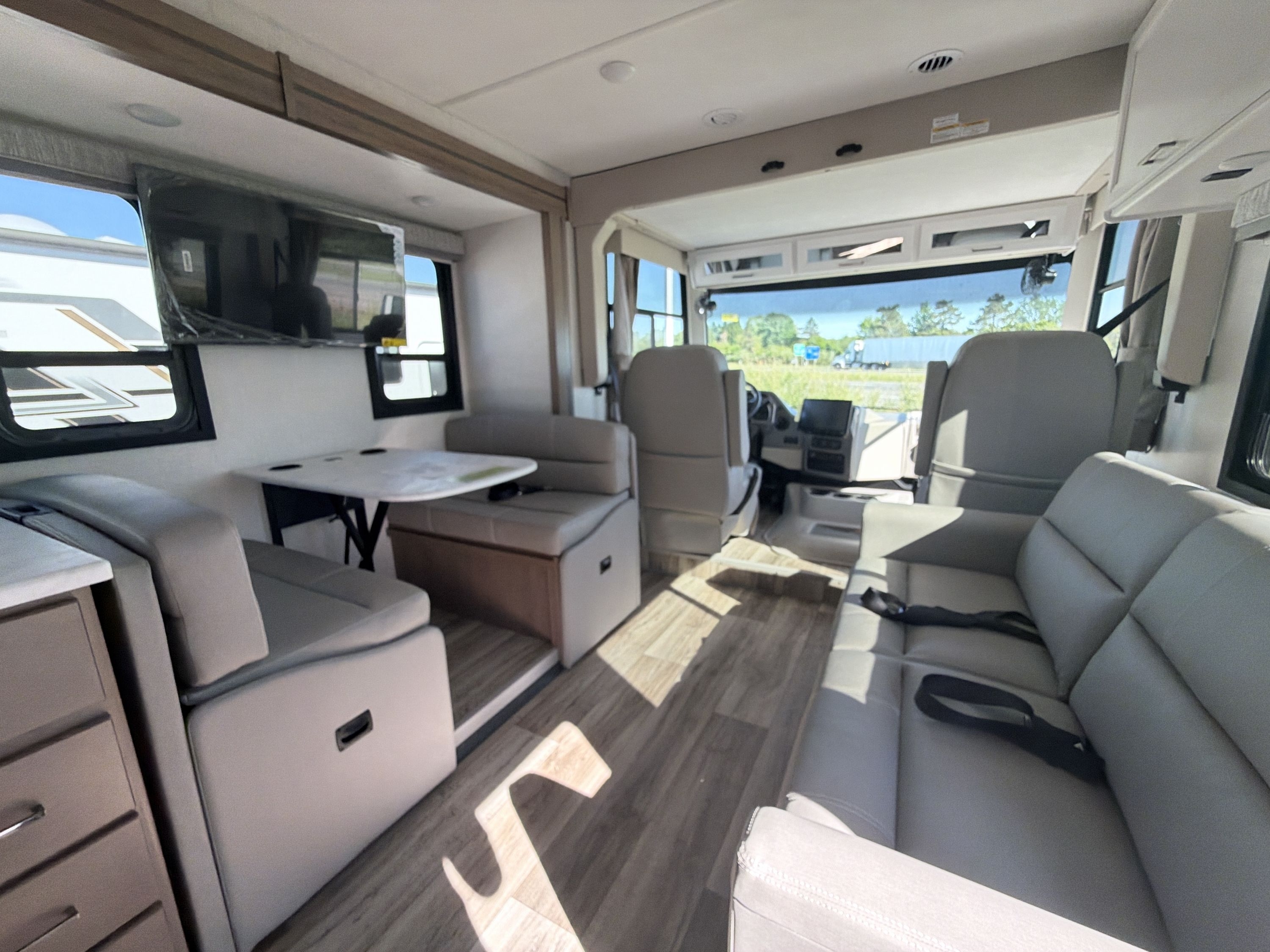 2027 Thor FREEDOM TRAVELER A32 in chelsea MI