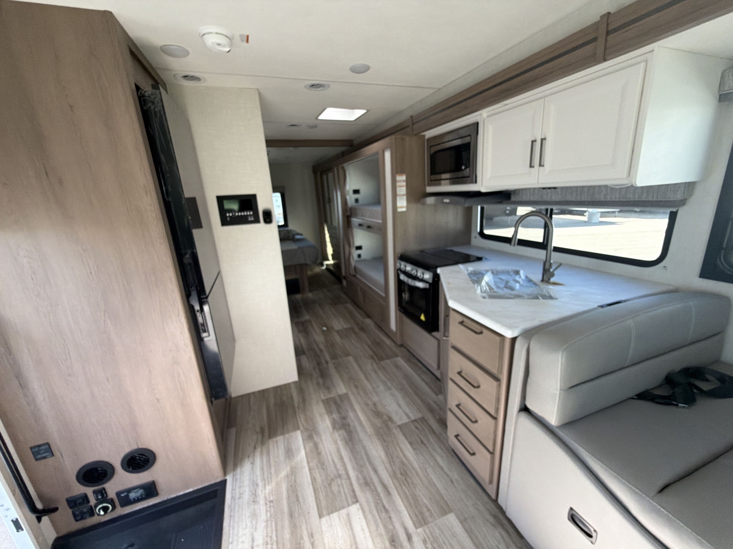 2027 Thor FREEDOM TRAVELER A32 in chelsea MI