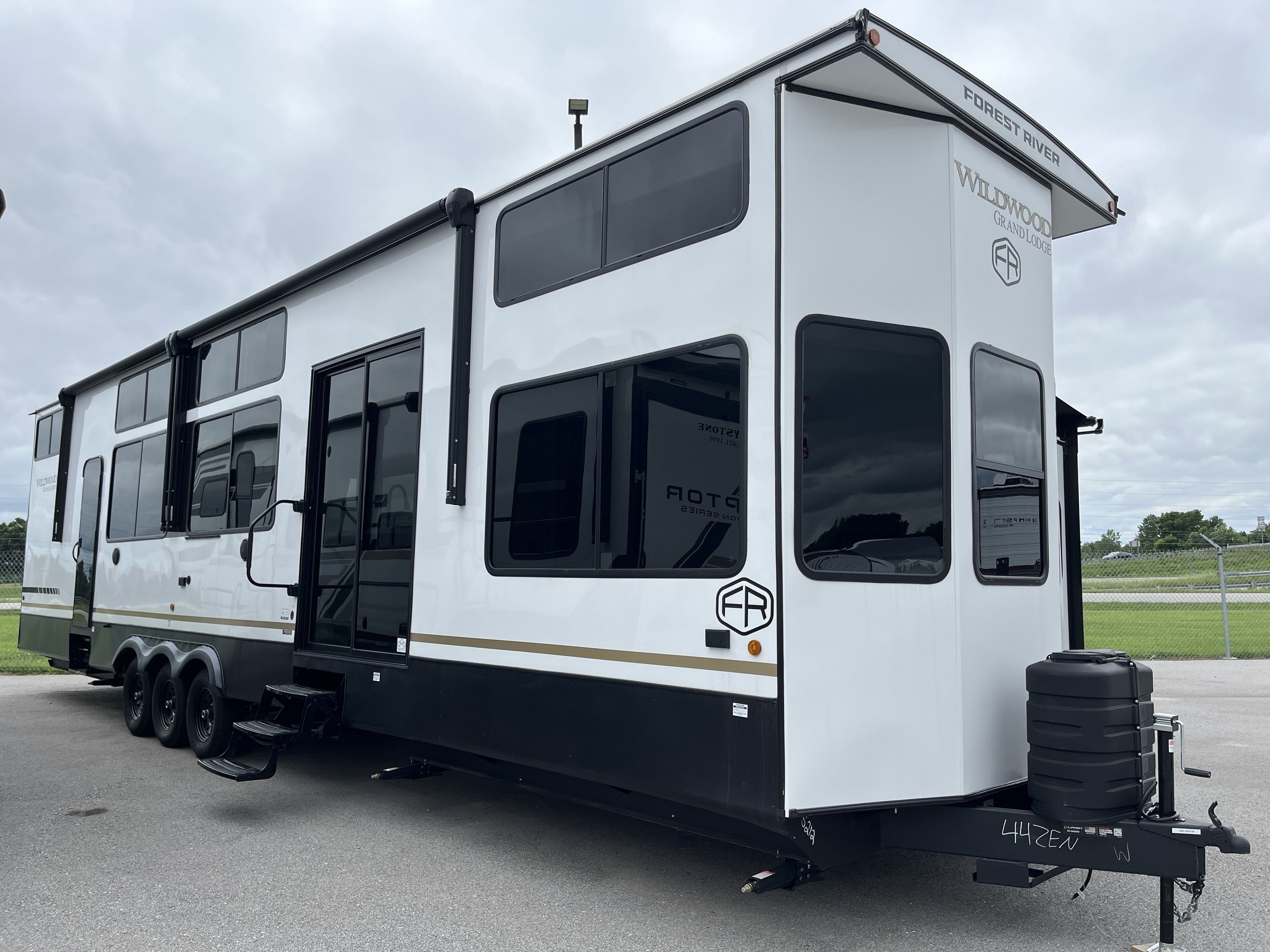 2026 Forest River WILDWOOD GRAND LODGE 44ZEN RV