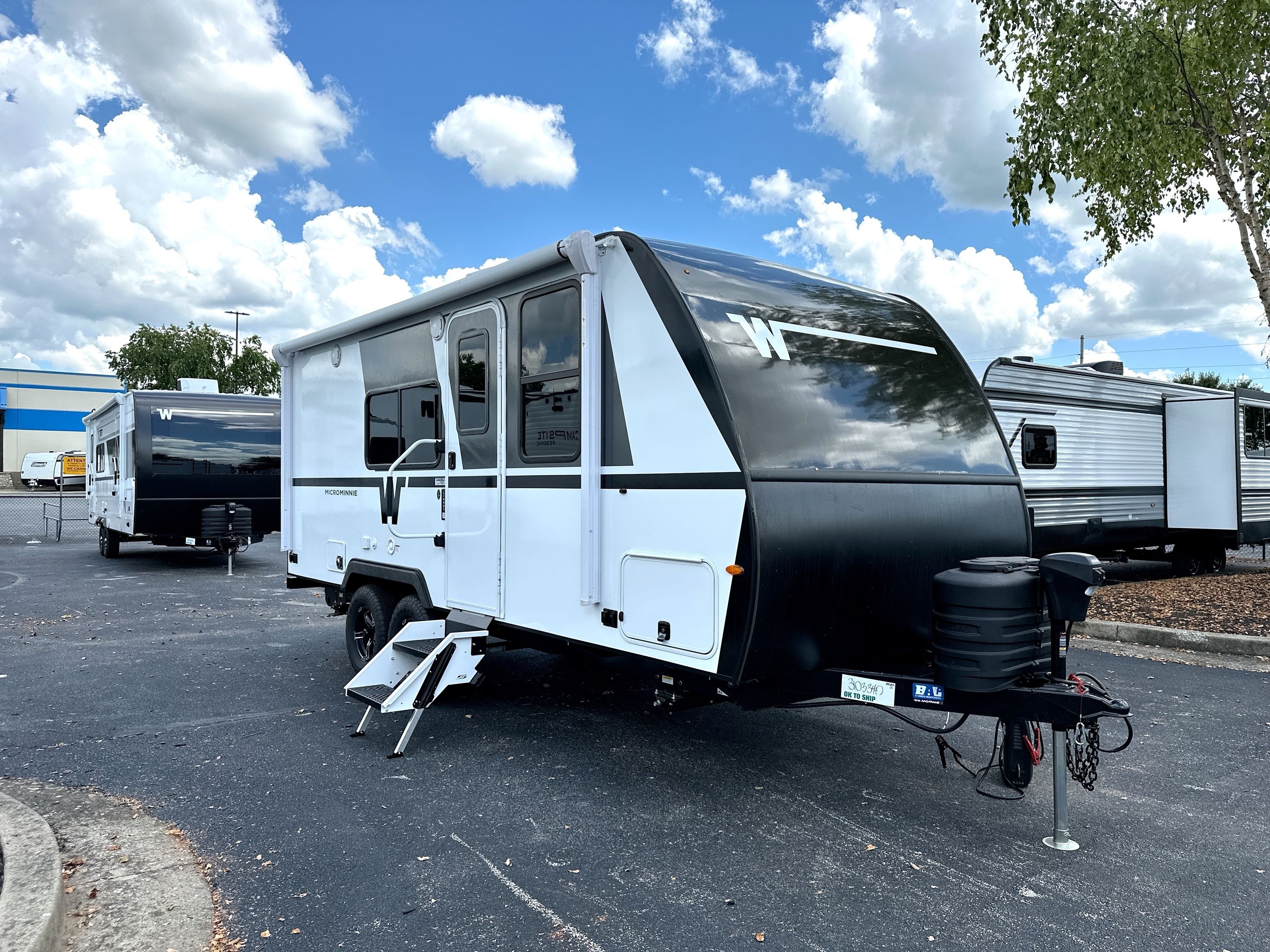 2026 Winnebago MICRO MINNIE 2108DS in bowling green KY
