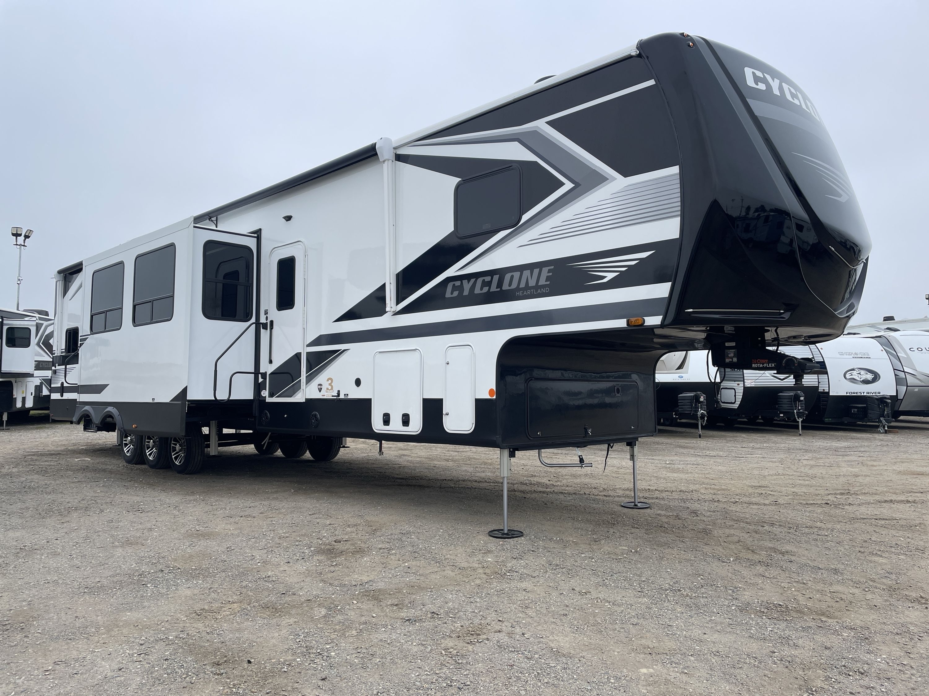 2026 Heartland CYCLONE 3914 in french camp CA