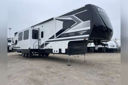2026 Heartland CYCLONE 3914 in french camp CA