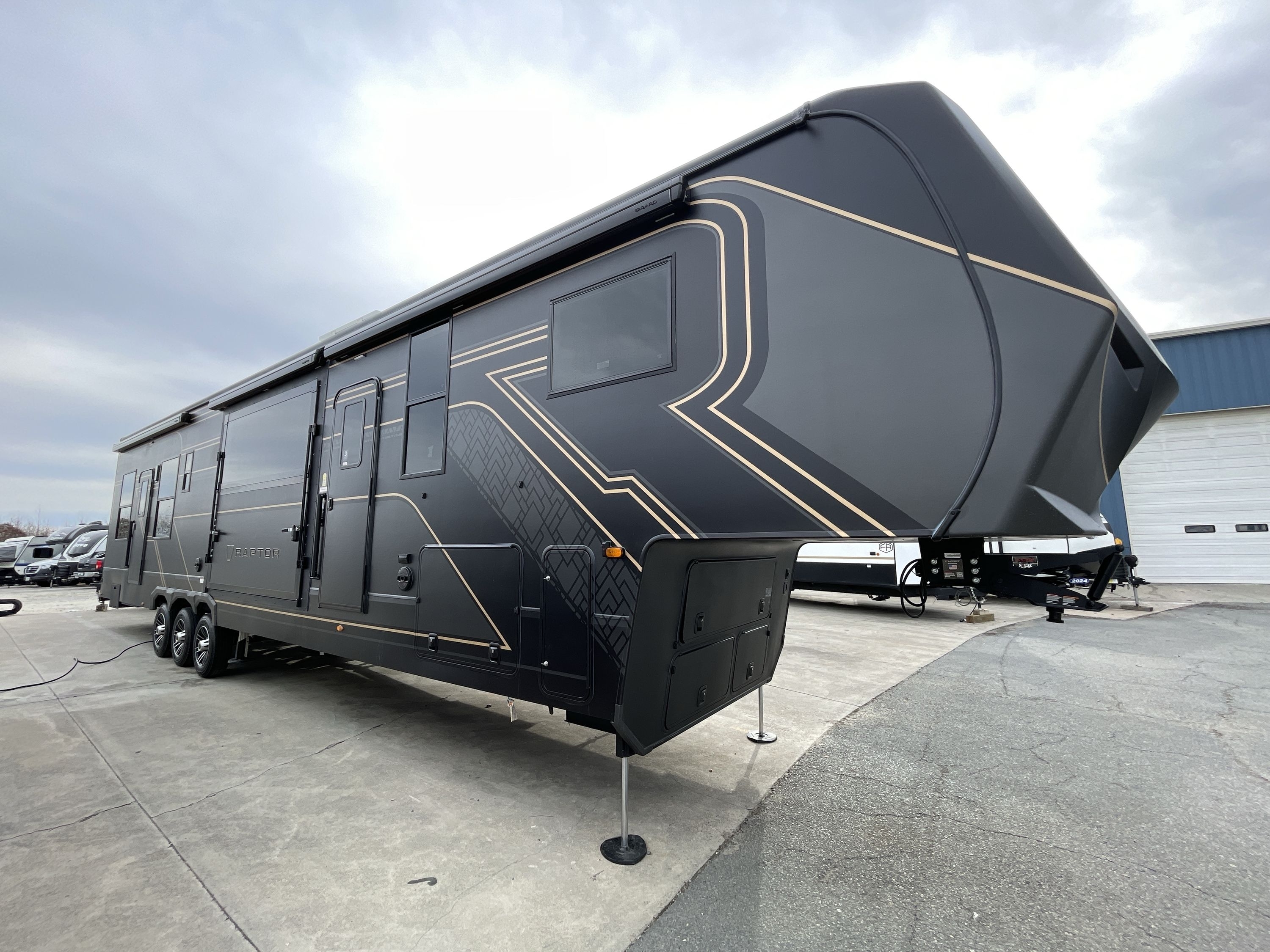 2026 Keystone RAPTOR 444 in thornburg VA