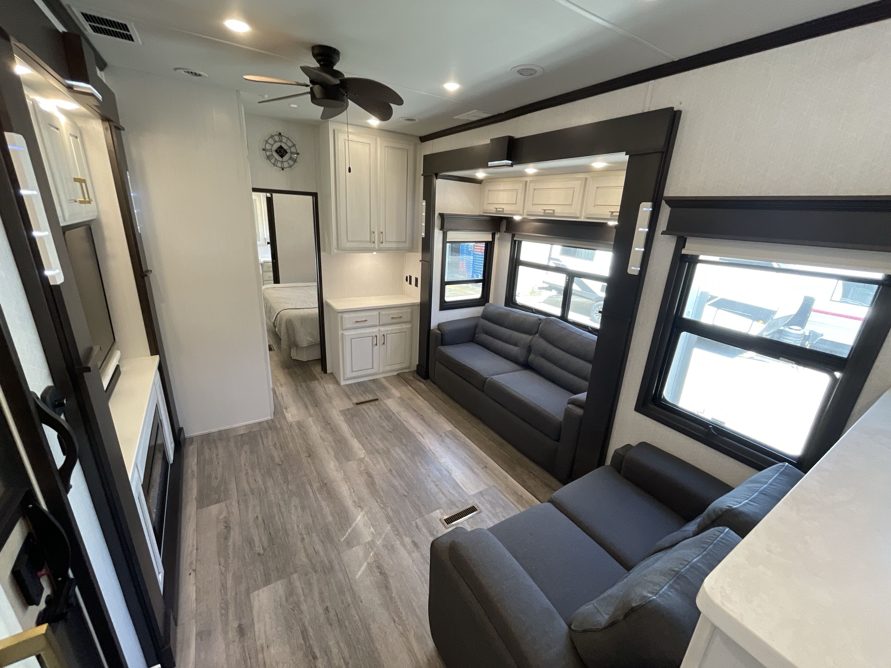 2021 DRV LUXURY SUITES MOBILE SUITES 41FKMB in tyler TX