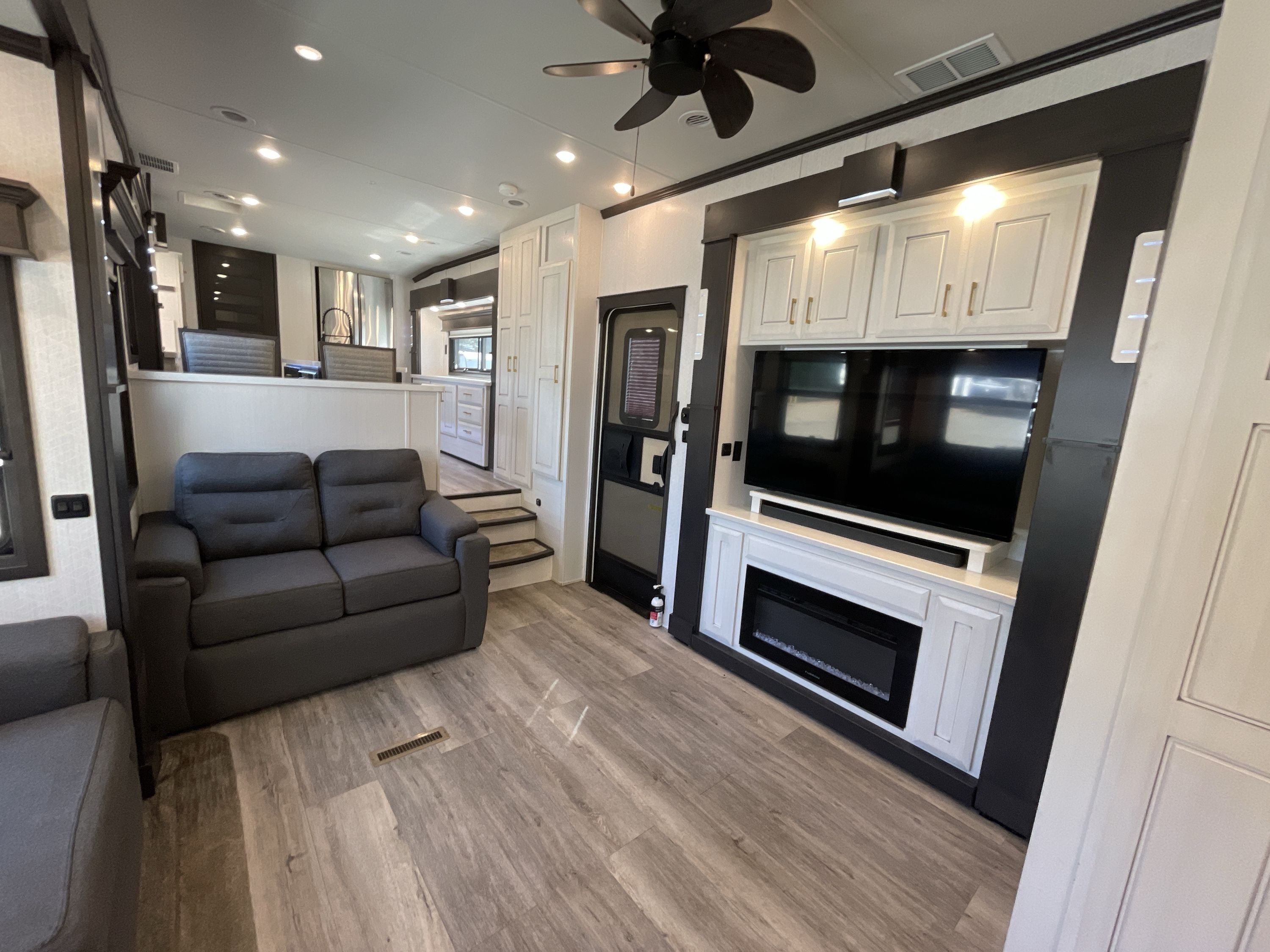 2021 DRV LUXURY SUITES MOBILE SUITES 41FKMB in tyler TX
