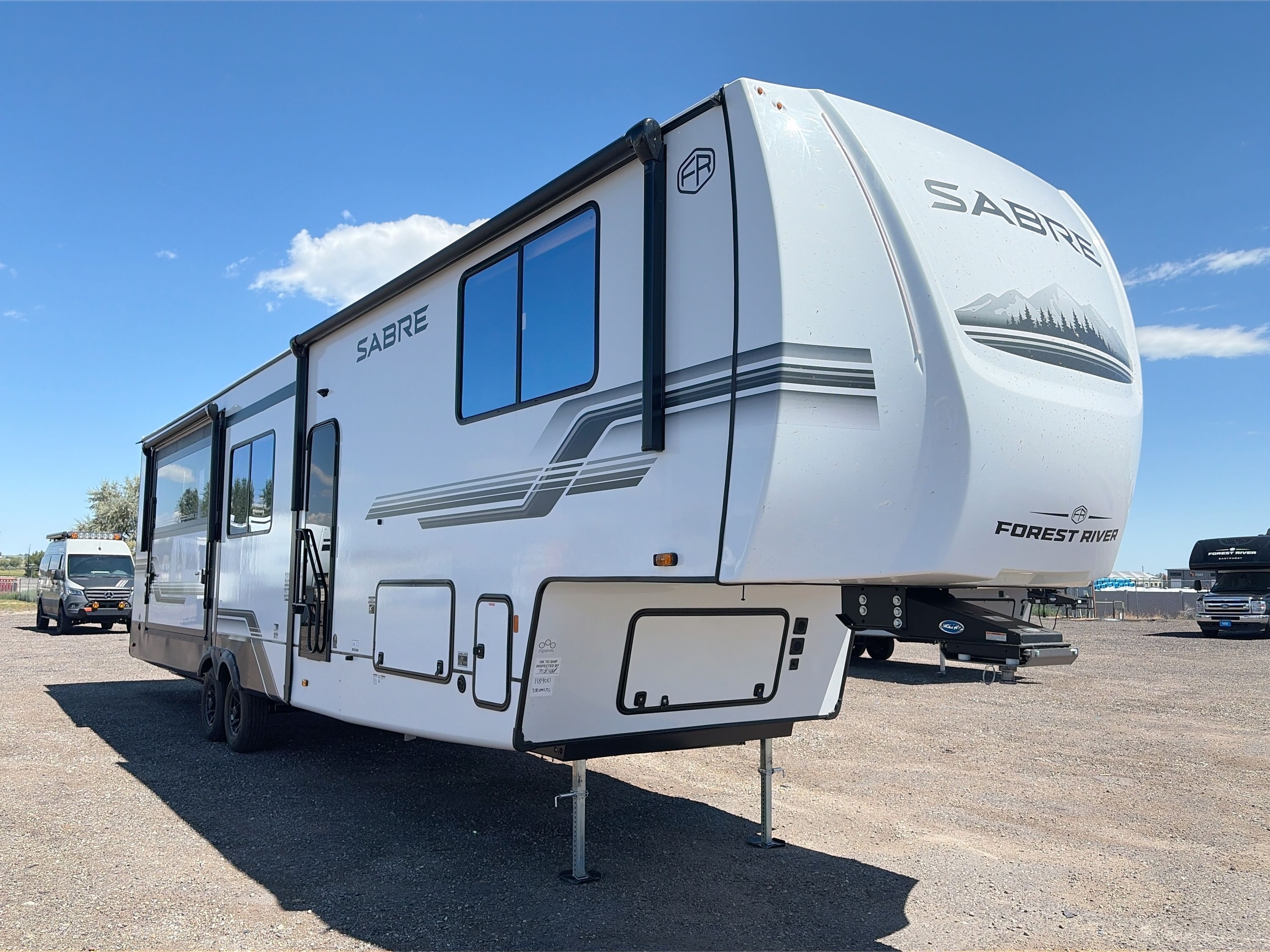 2027 Forest River SABRE 37RVMILES in longmont CO