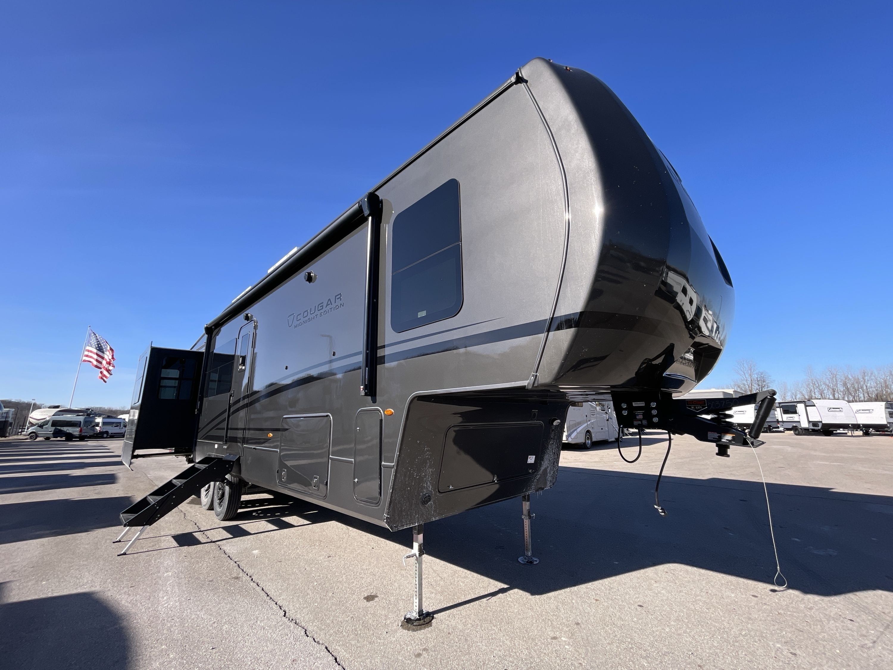 2026 Keystone COUGAR MIDNIGHT EDITION 320RDS in huber heights OH