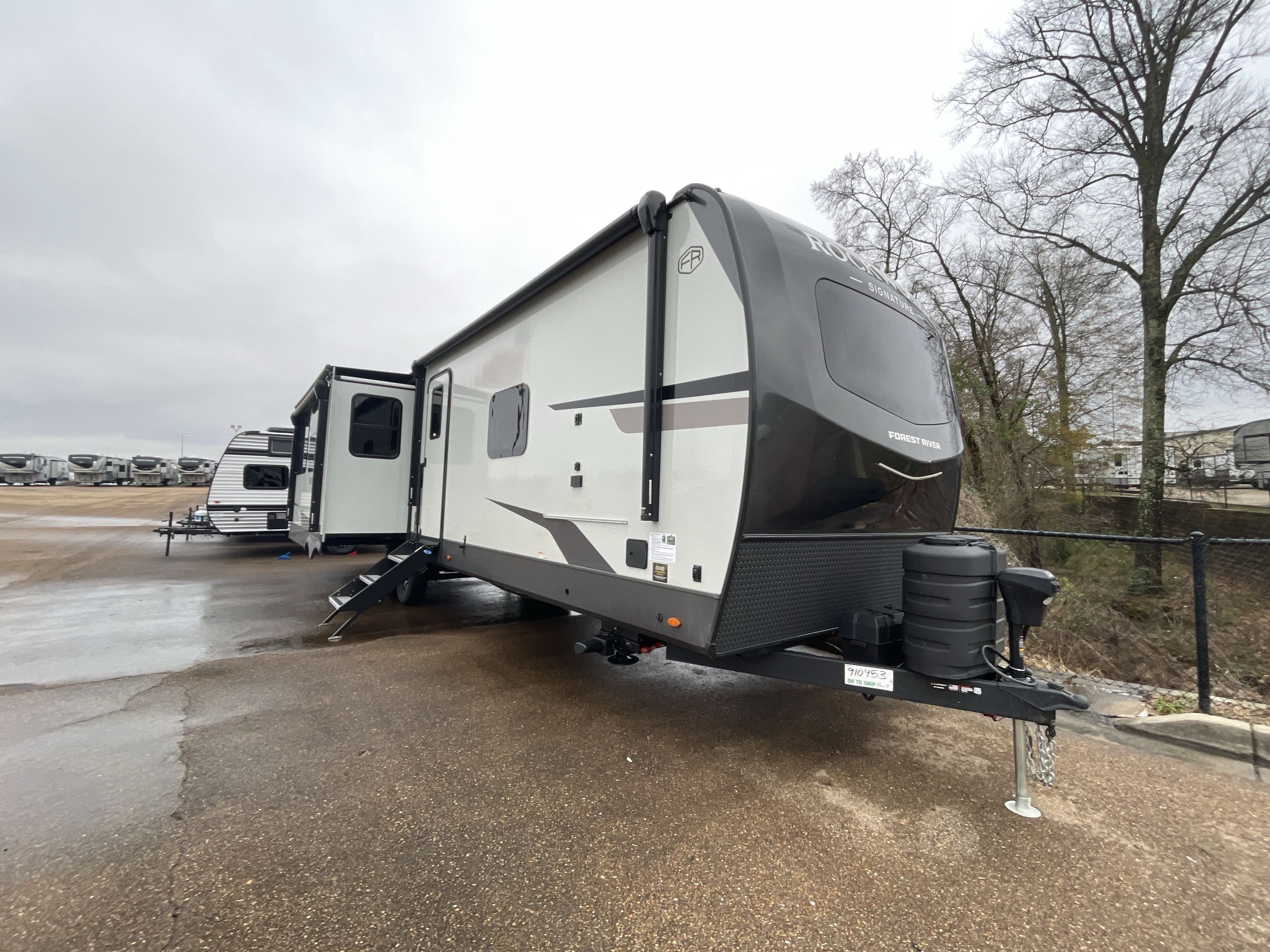 2026 Forest River ROCKWOOD SIGNATURE 8337RL RV