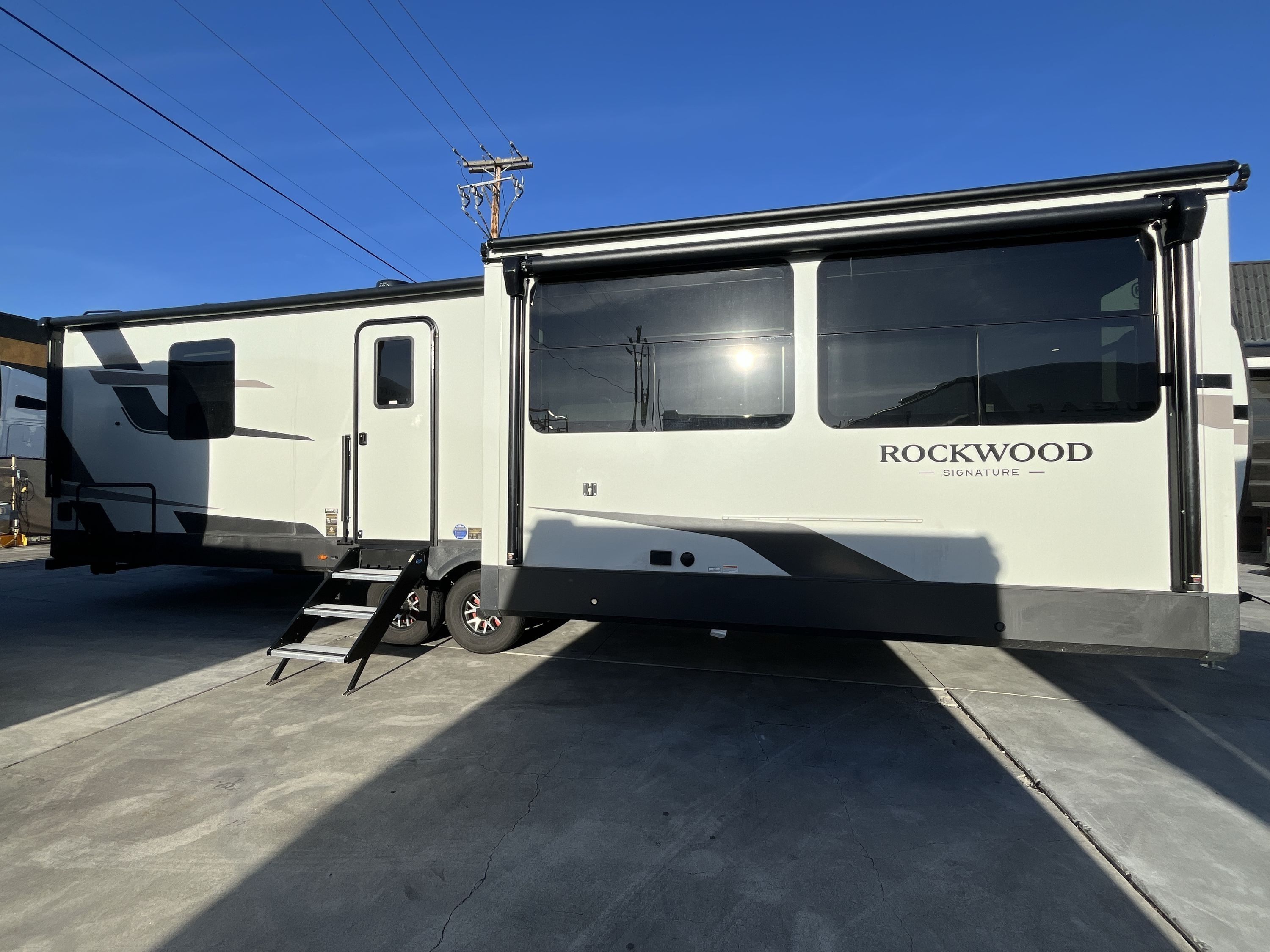 New 2026 Forest River Rockwood Signature 8339FK For Sale in Morgan
