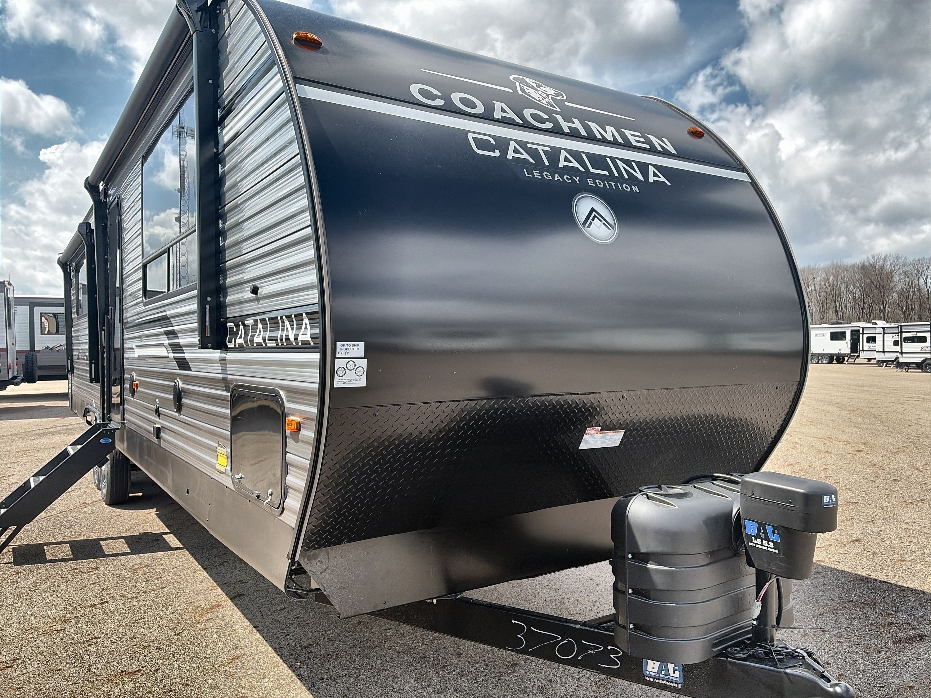 2026 Coachmen CATALINA LEGACY 323MAZE in sunbury OH