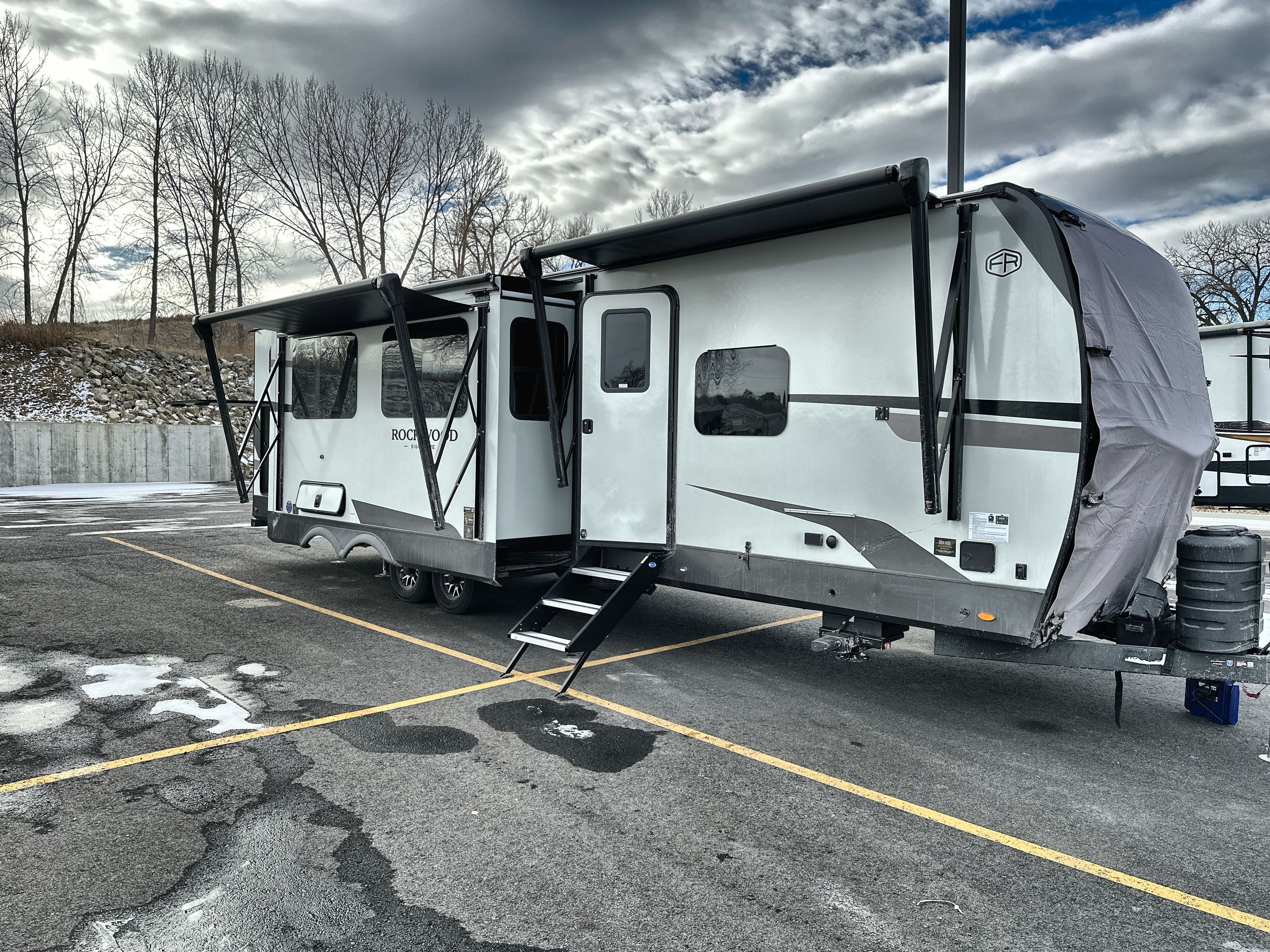 2026 Forest River ROCKWOOD SIGNATURE 8336BH RV