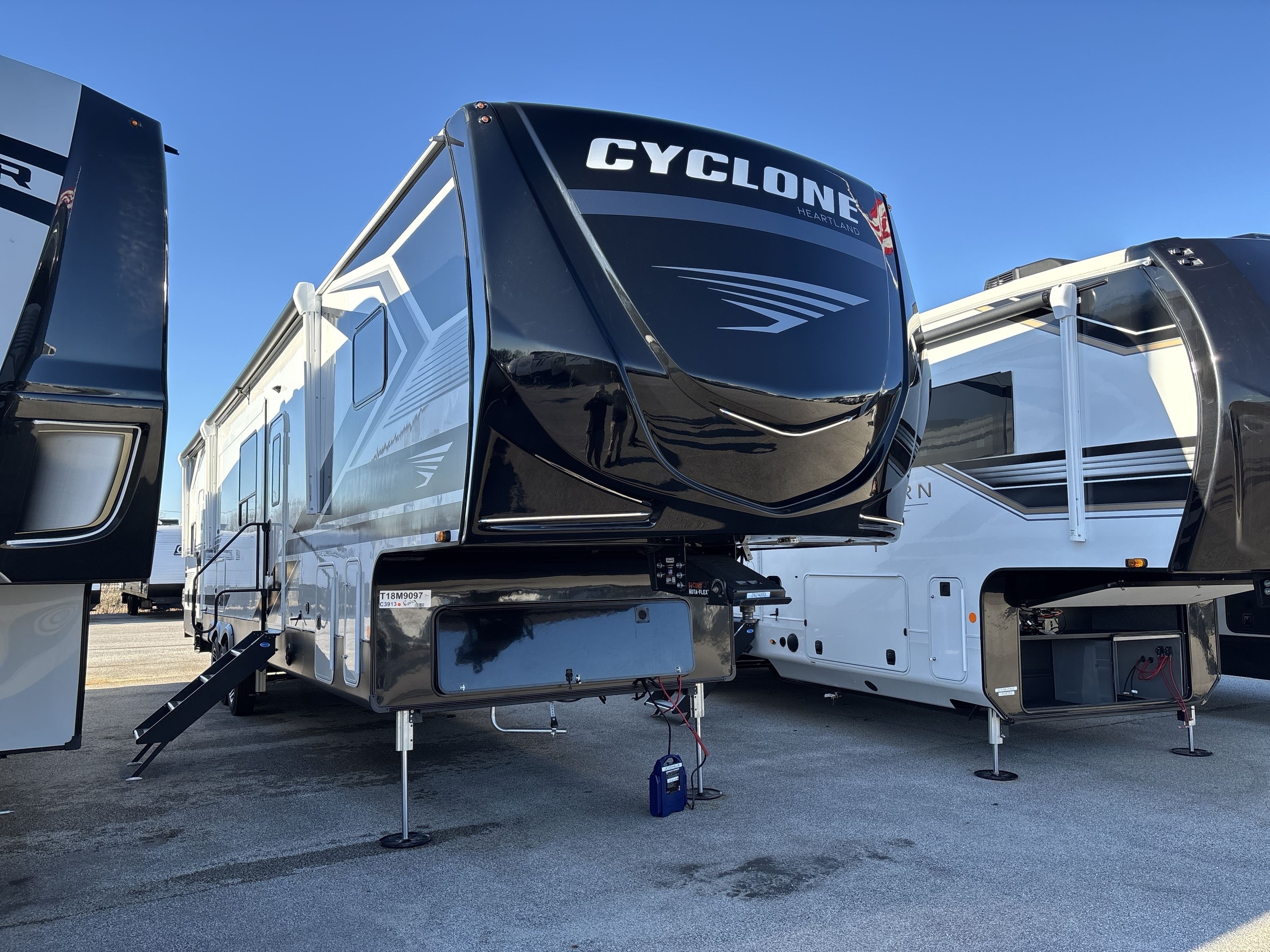 2026 Heartland CYCLONE 3913 in rossford OH