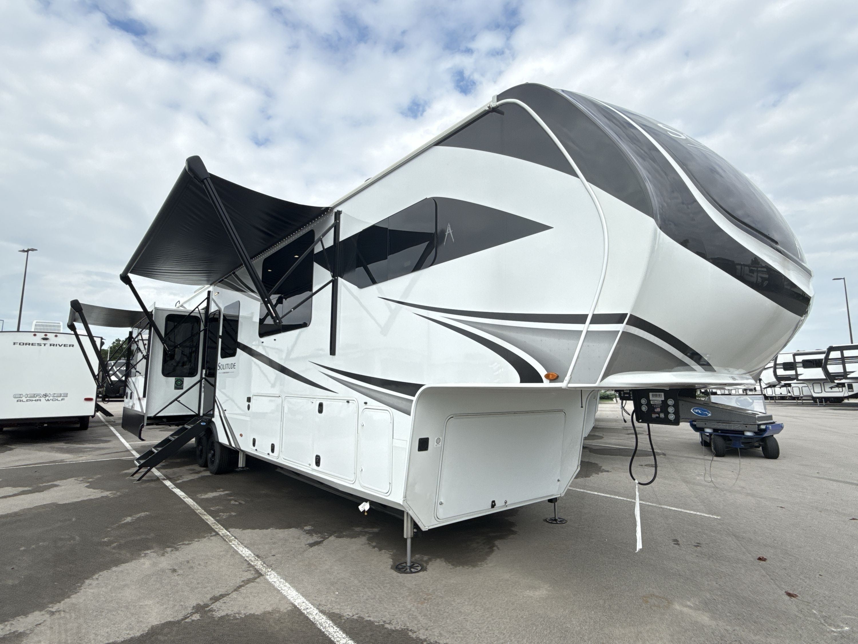 2026 Grand Design SOLITUDE 388MBS in murfreesboro TN