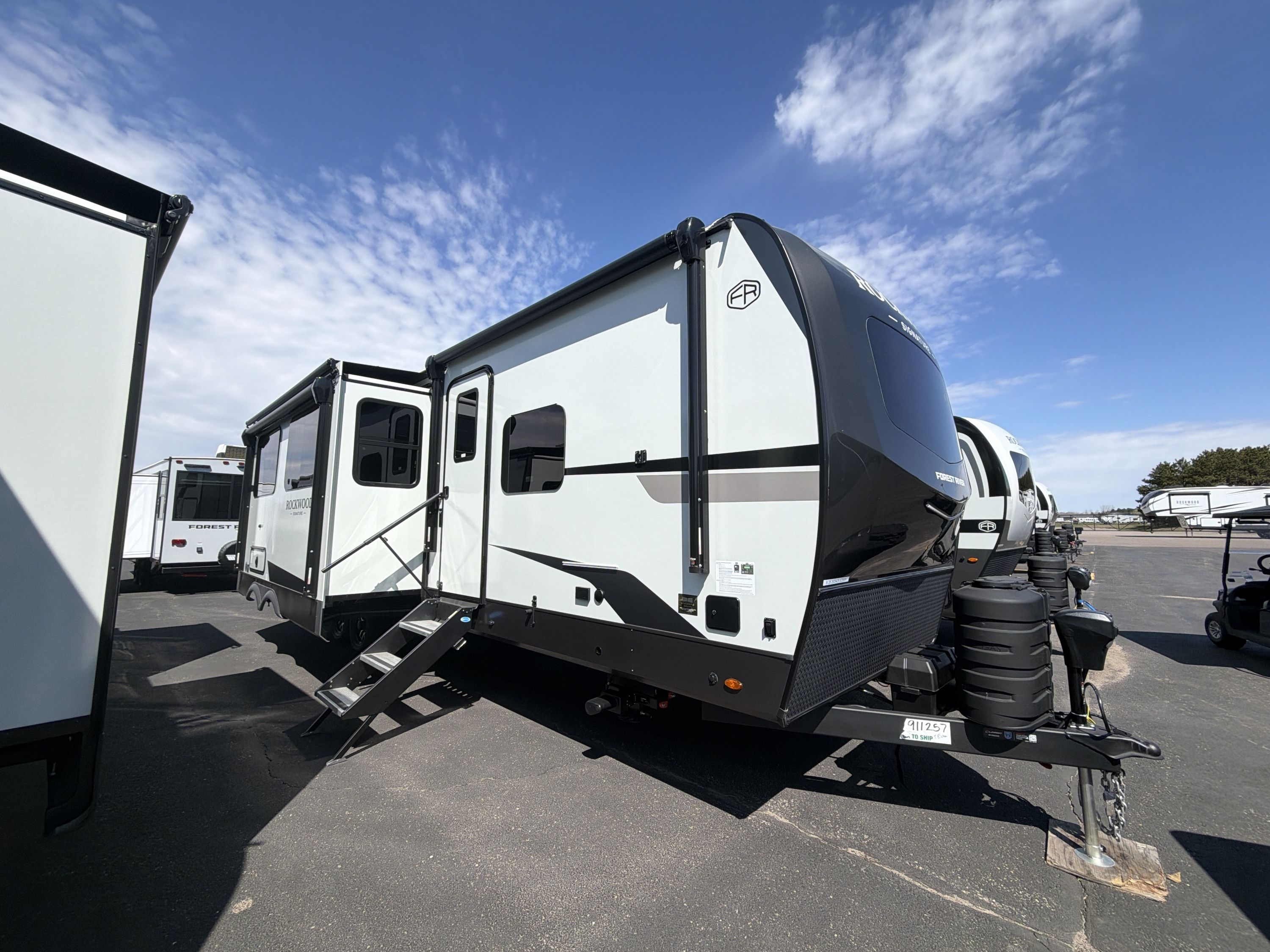 2026 Forest River ROCKWOOD SIGNATURE 8336BH in little falls MN