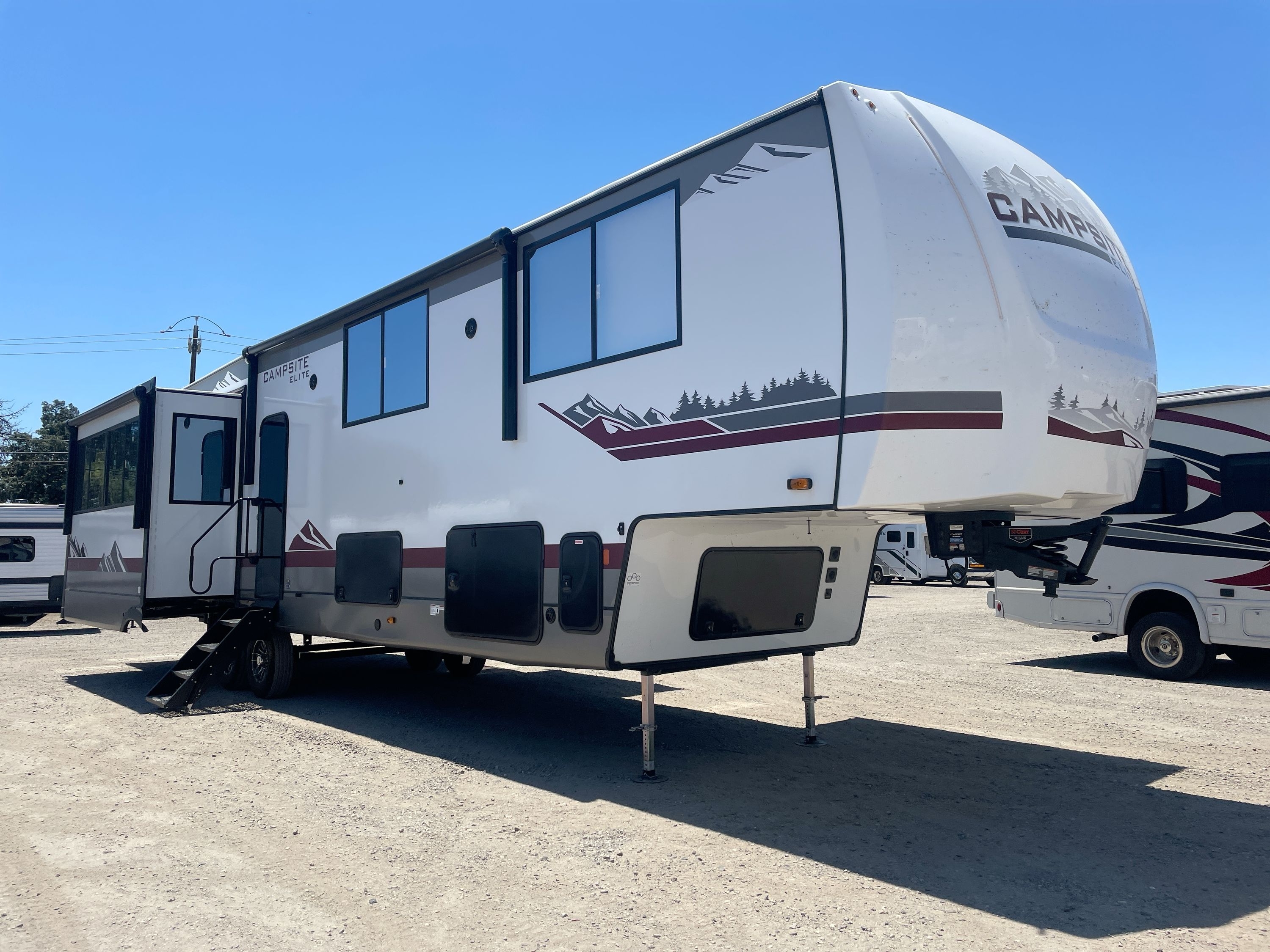 2027 Forest River CAMPSITE ELITE 36RF in french camp CA