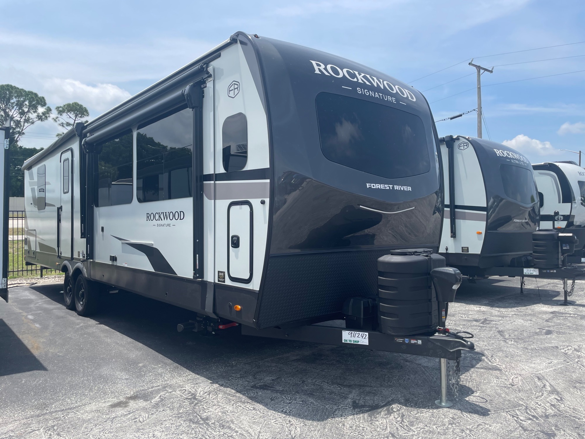 2026 Forest River ROCKWOOD SIGNATURE 8339FK in cocoa FL