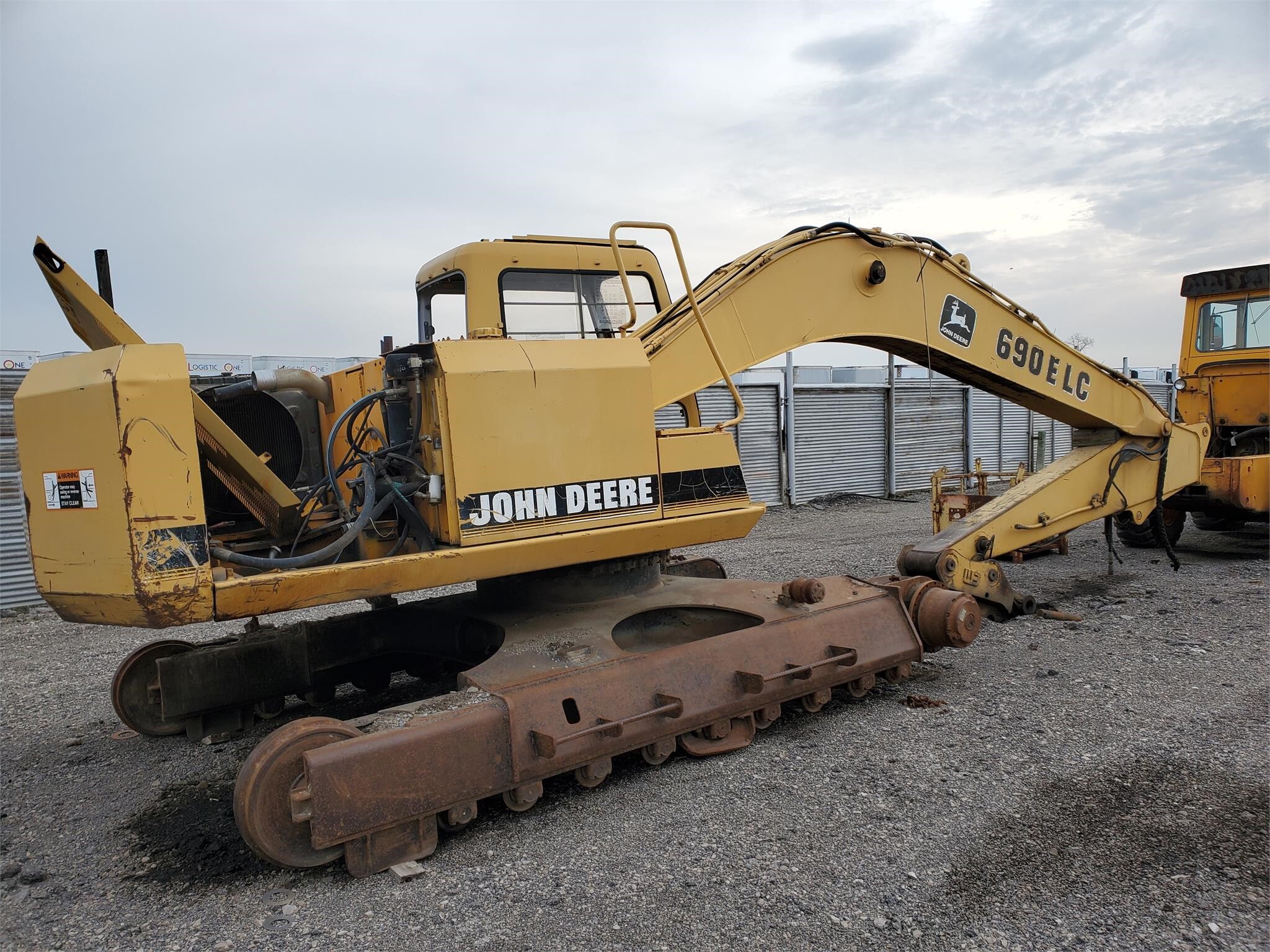 DEERE 690E LC in Ottawa Lake, MI