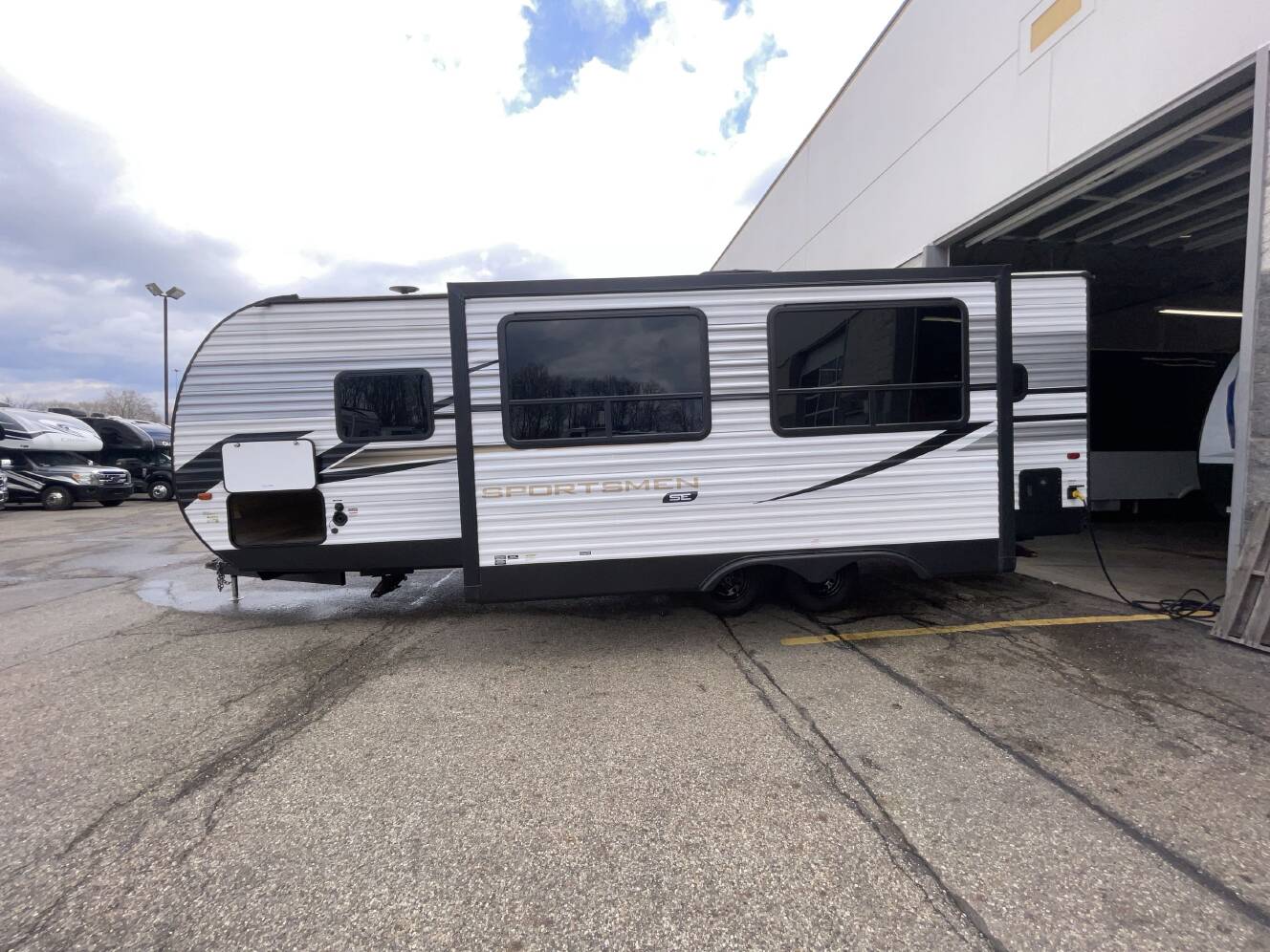 A photo of this 2024 K-Z Rv SPORTSMEN SE 241RKSE