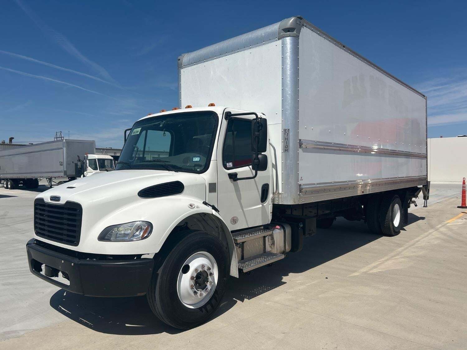 2022 FREIGHTLINER BUSINESS CLASS M2 106 in Indianapolis, IN