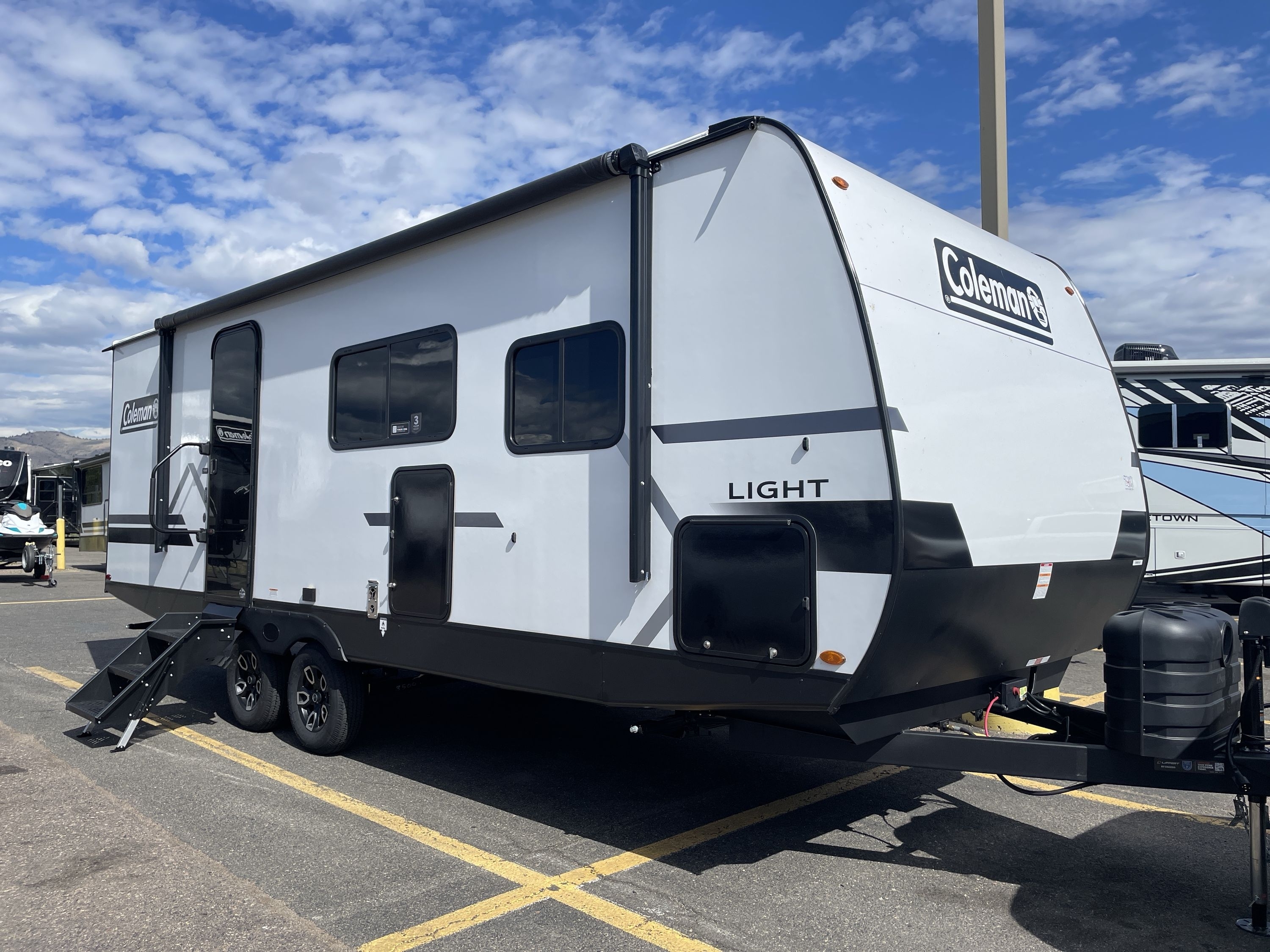 2027 Keystone COLEMAN LIGHT 22BX in golden CO