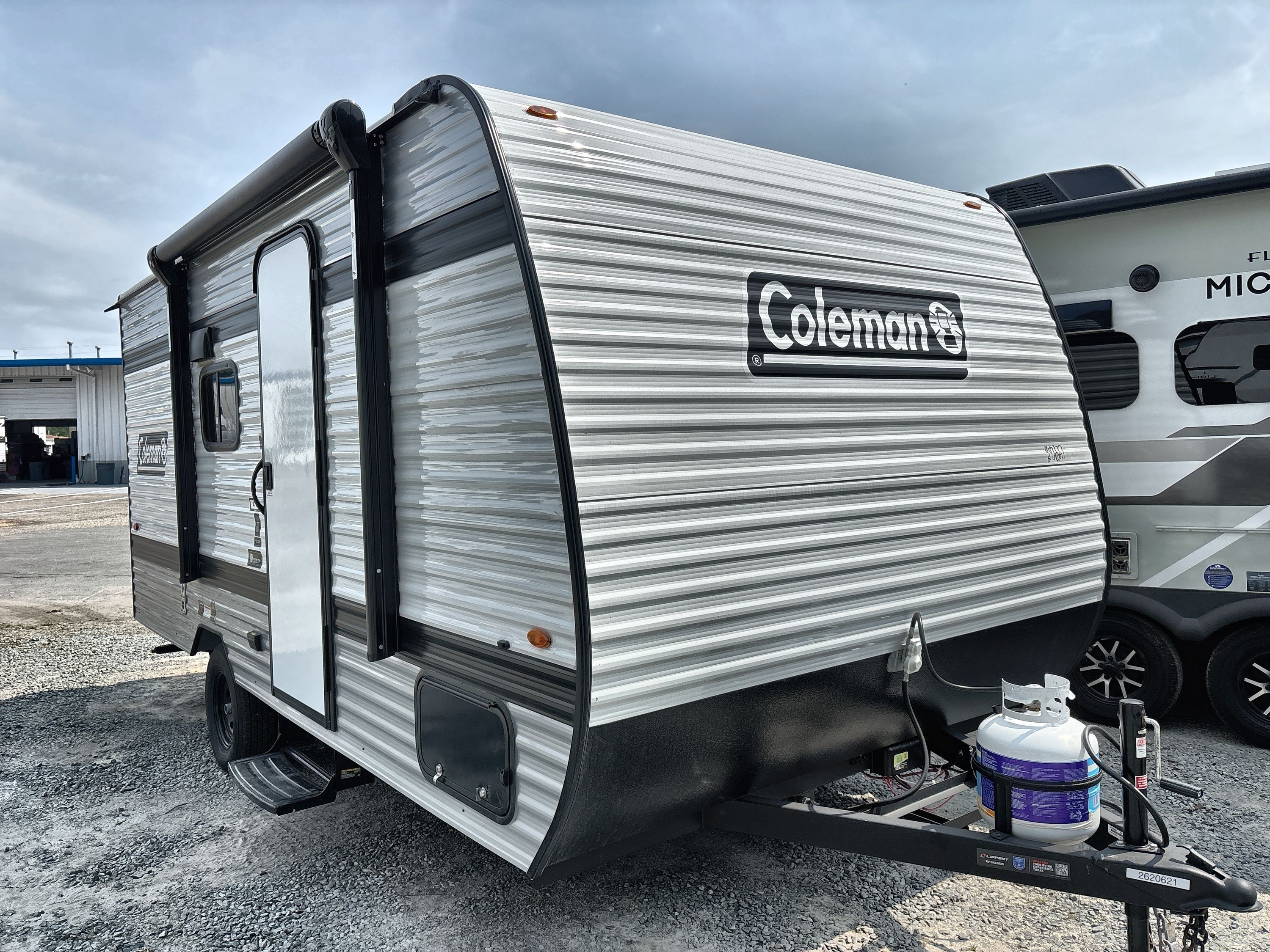 2027 Keystone COLEMAN 17B in hope mills NC