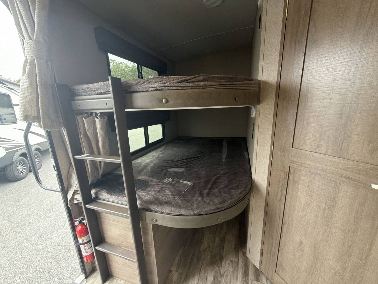 A photo of this 2023 Grand Design IMAGINE 2800BH