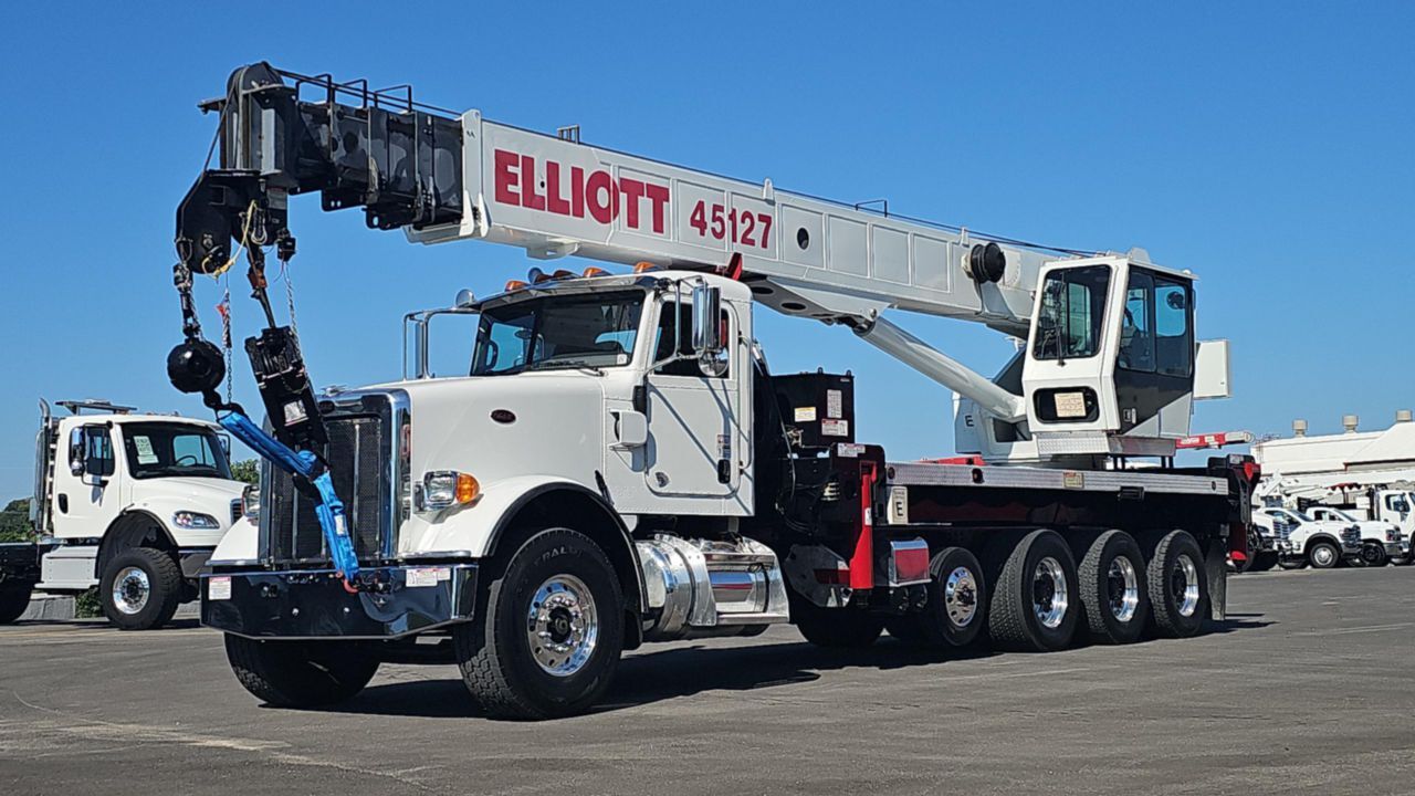 2016 PETERBILT 367 in Cinnaminson, NJ