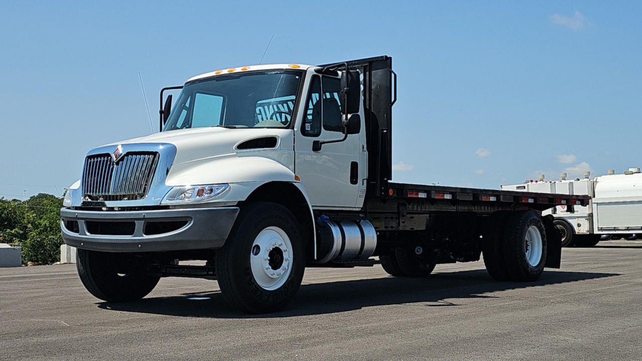 2016 INTERNATIONAL 4300 in Cinnaminson, NJ