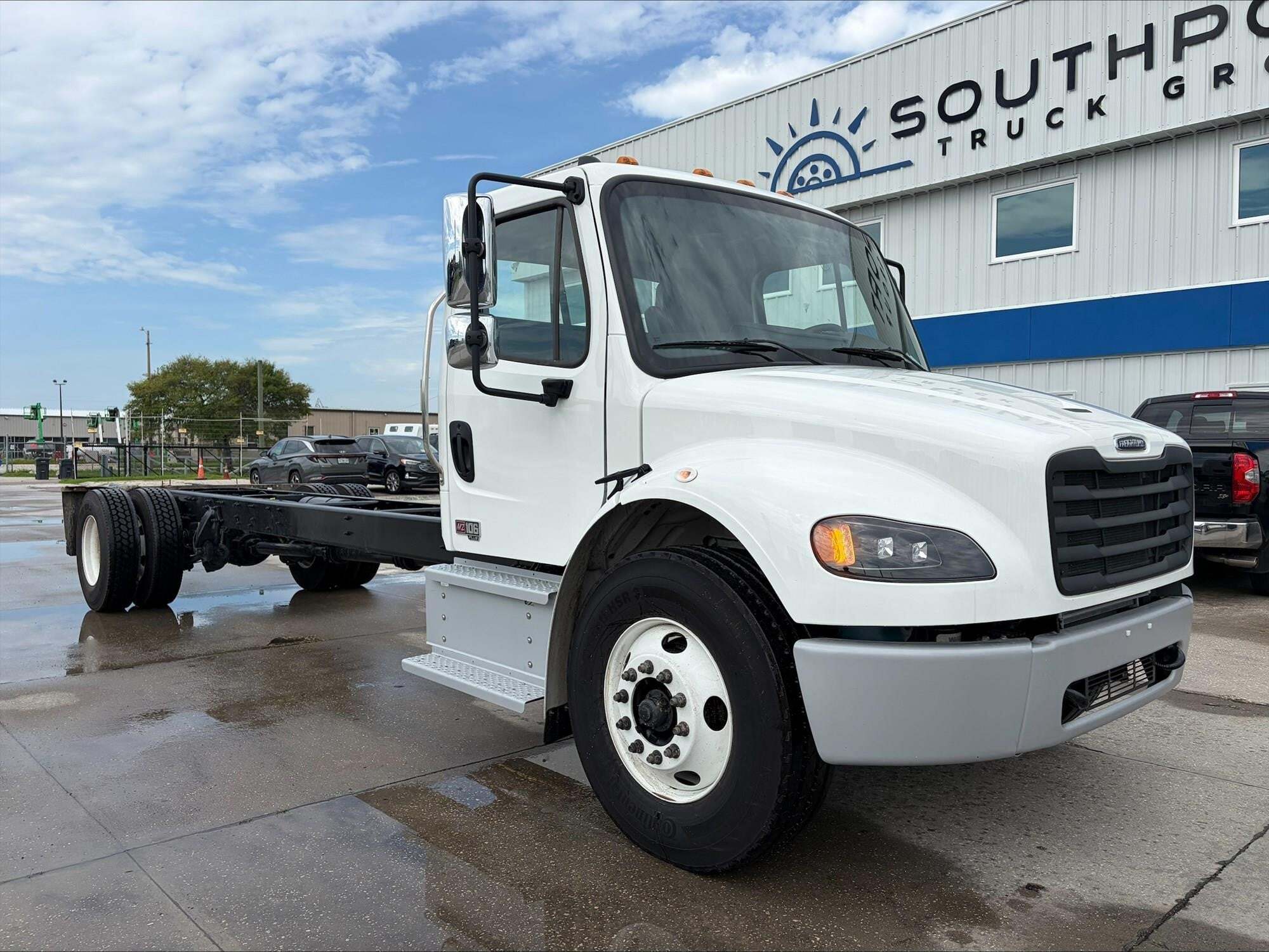 2027 FREIGHTLINER BUSINESS CLASS M2 106 in Tampa, FL