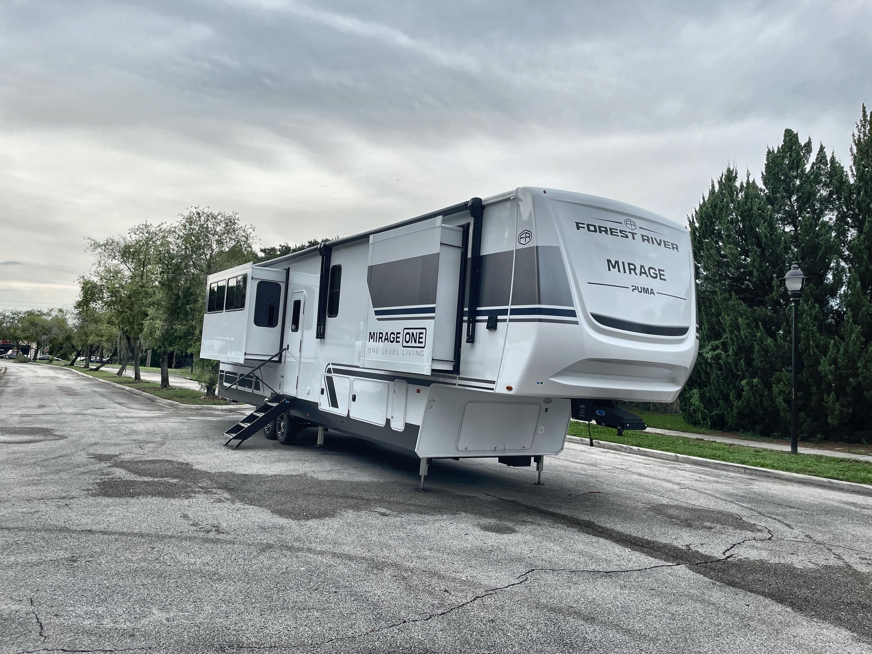 2027 Forest River PUMA MIRAGE ONE 393RL in kissimmee FL