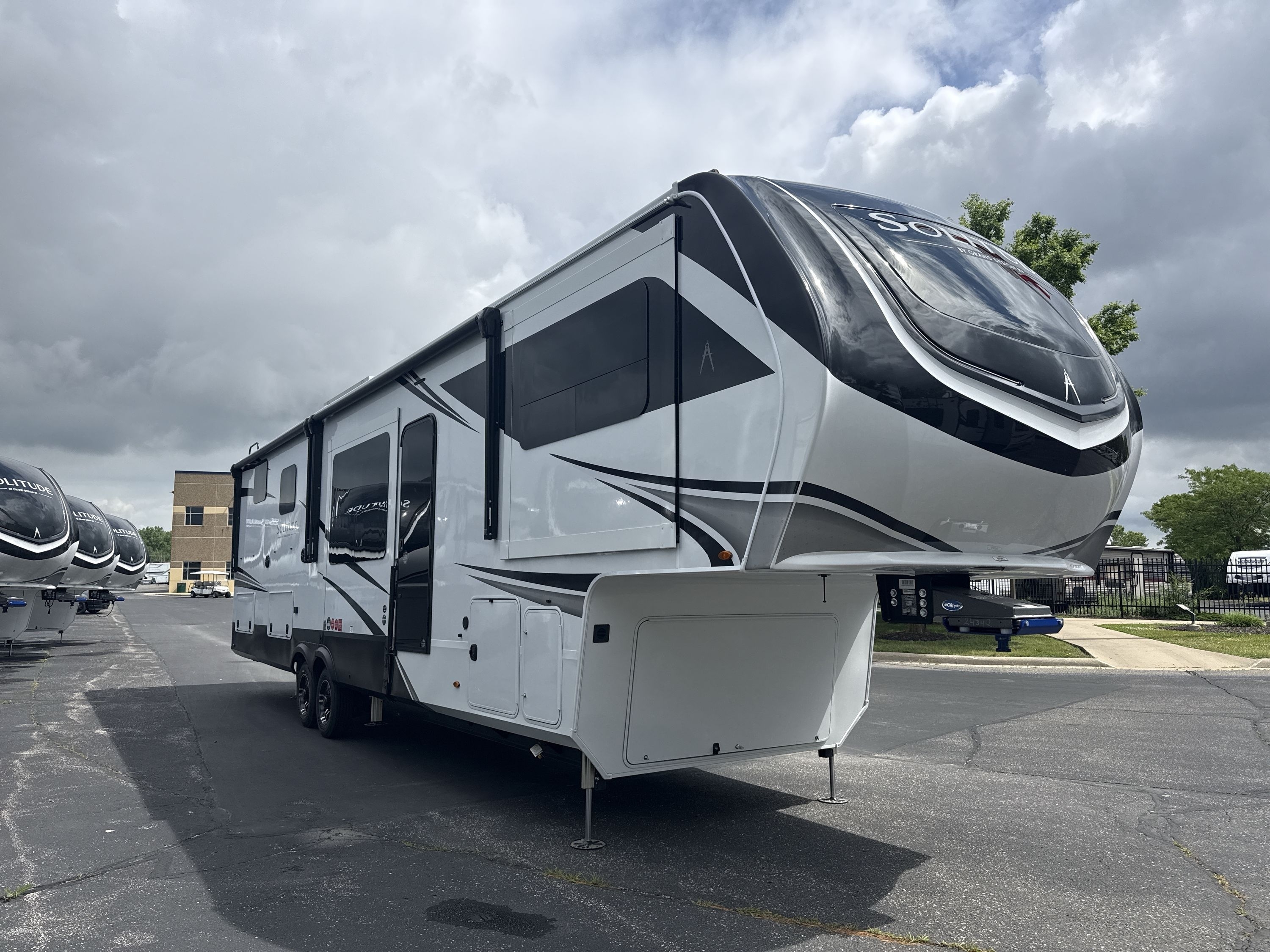 2027 Grand Design SOLITUDE 380FL in sturtevant WI